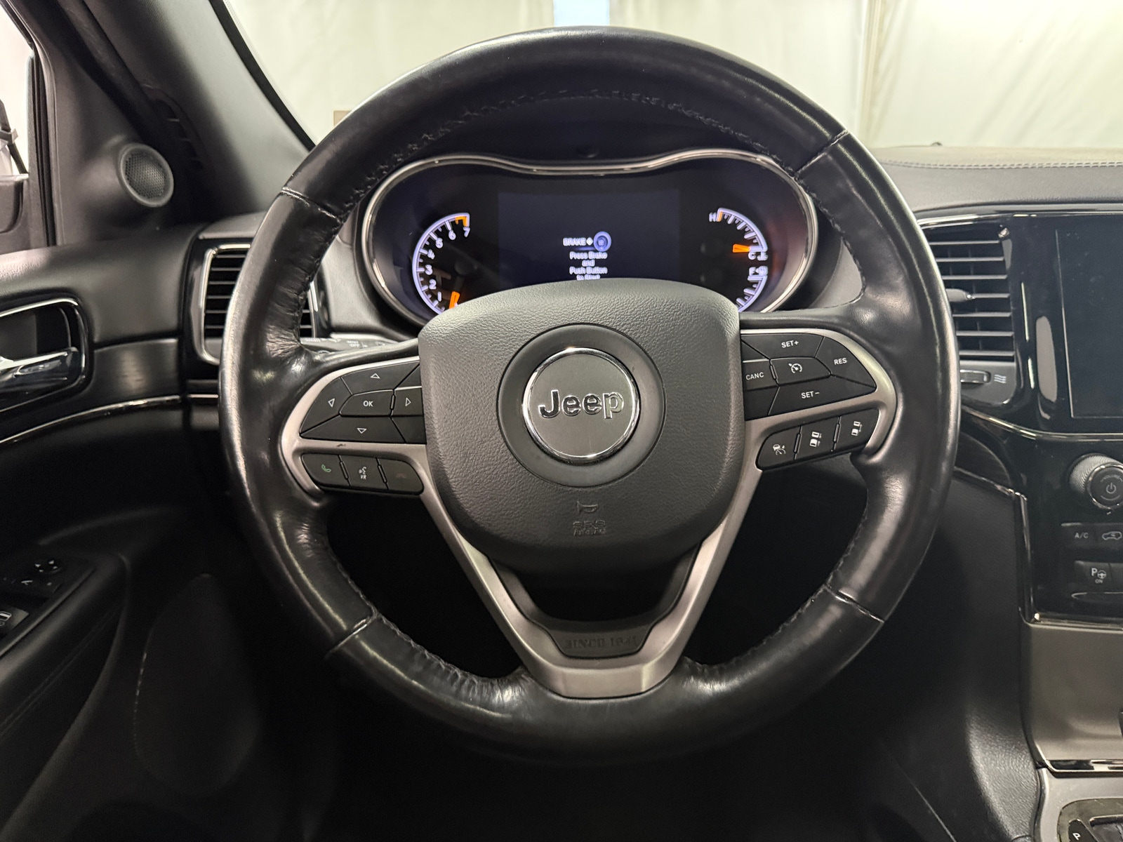 Thumbnail: 2020 Jeep Grand Cherokee - 4