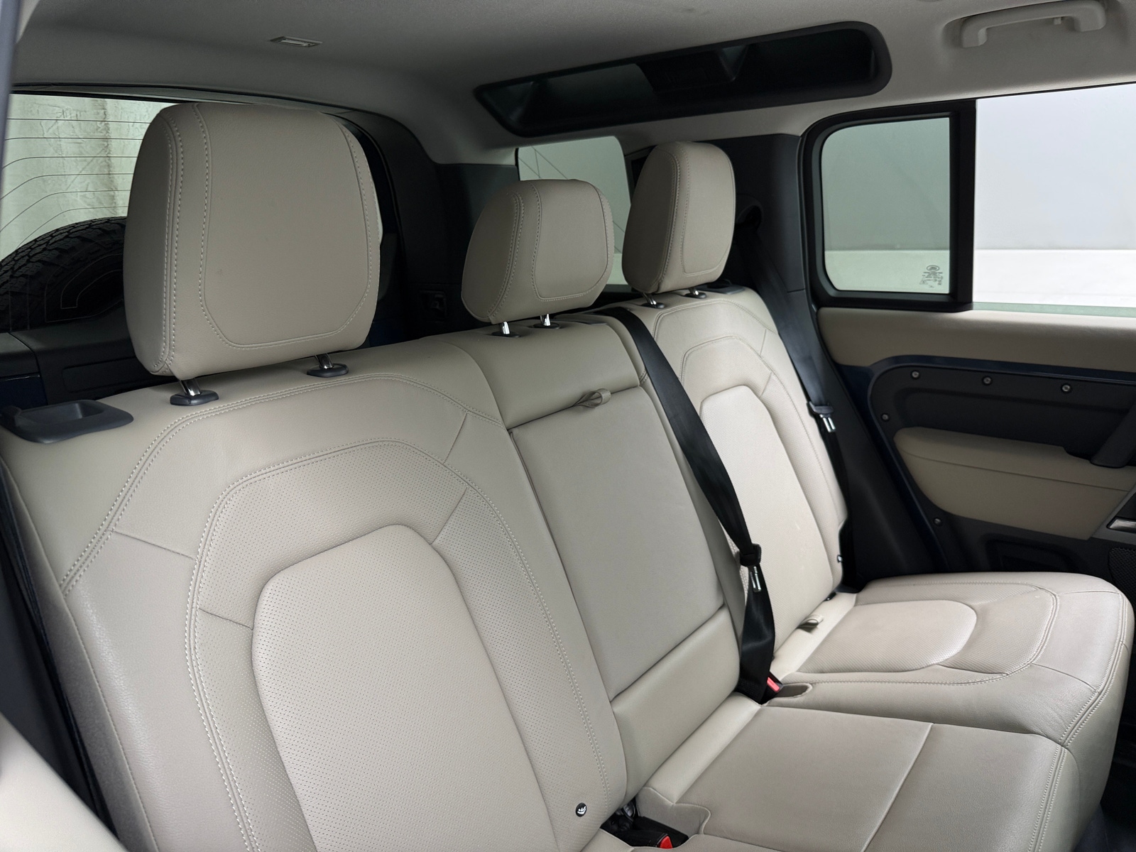Thumbnail: 2024 Land Rover Defender - 5
