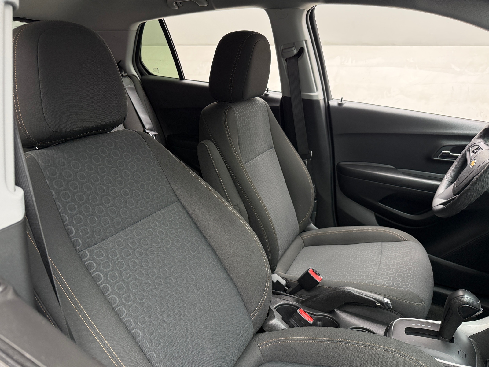 Thumbnail: 2022 Chevrolet Trax - 2