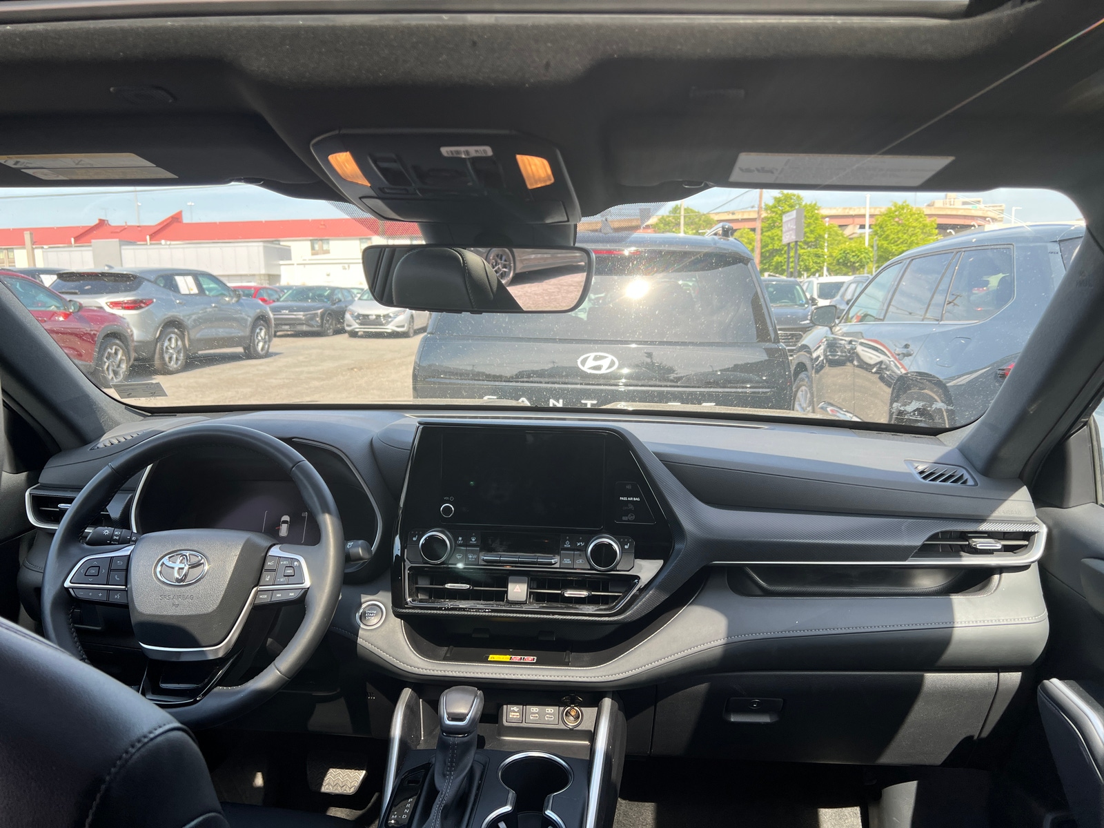 Thumbnail: 2025 Toyota Highlander - 3