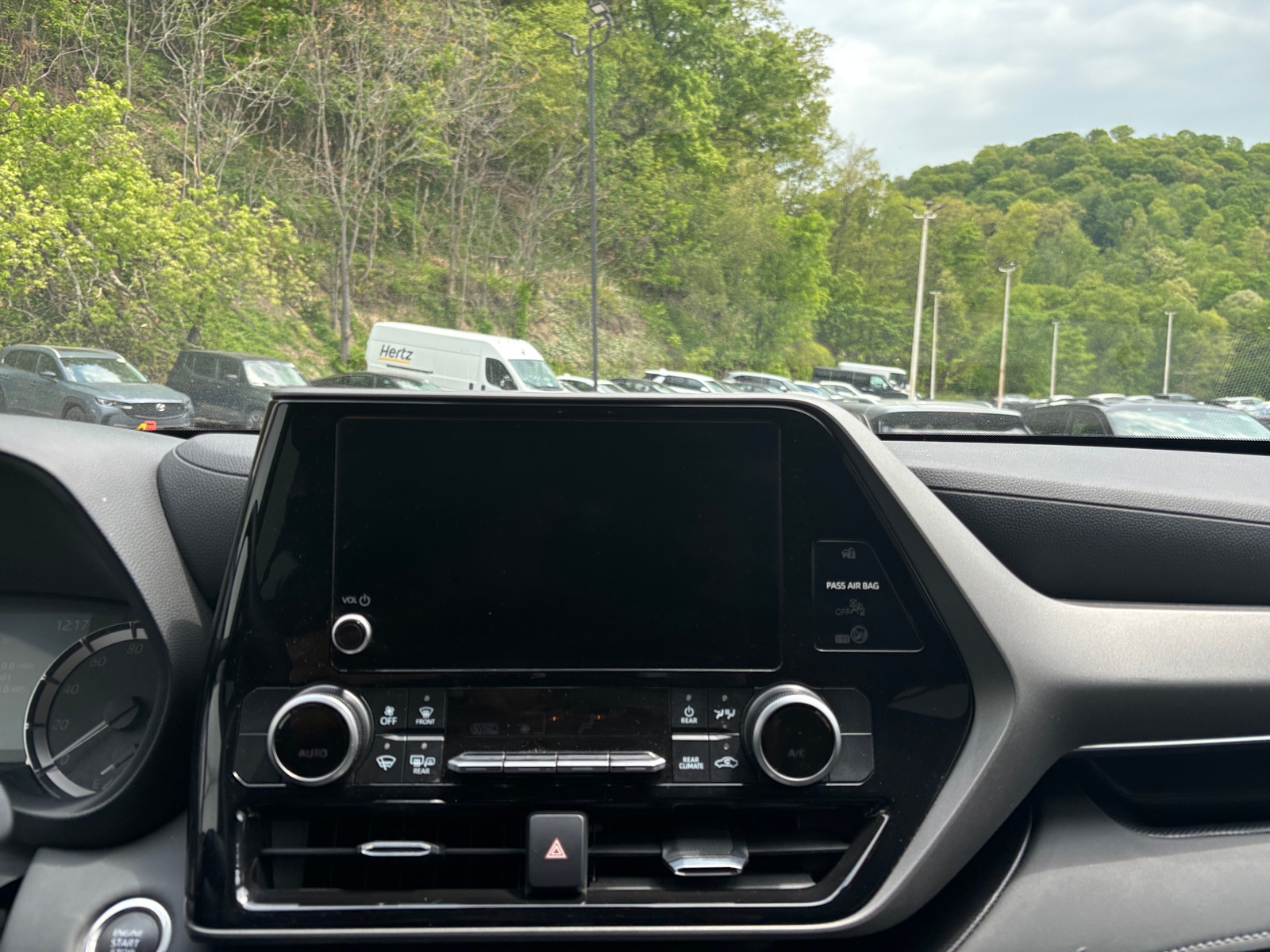 Thumbnail: 2025 Toyota Highlander - 4