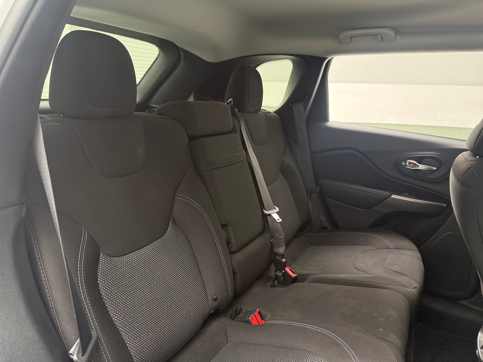 Thumbnail: 2019 Jeep Cherokee - 6
