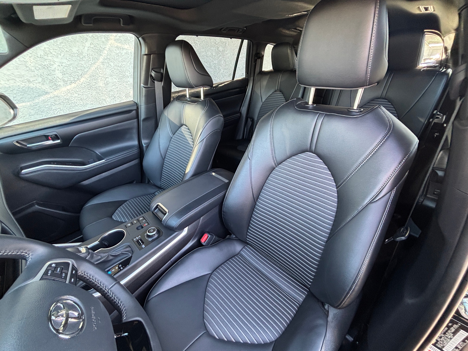 Thumbnail: 2025 Toyota Highlander - 2