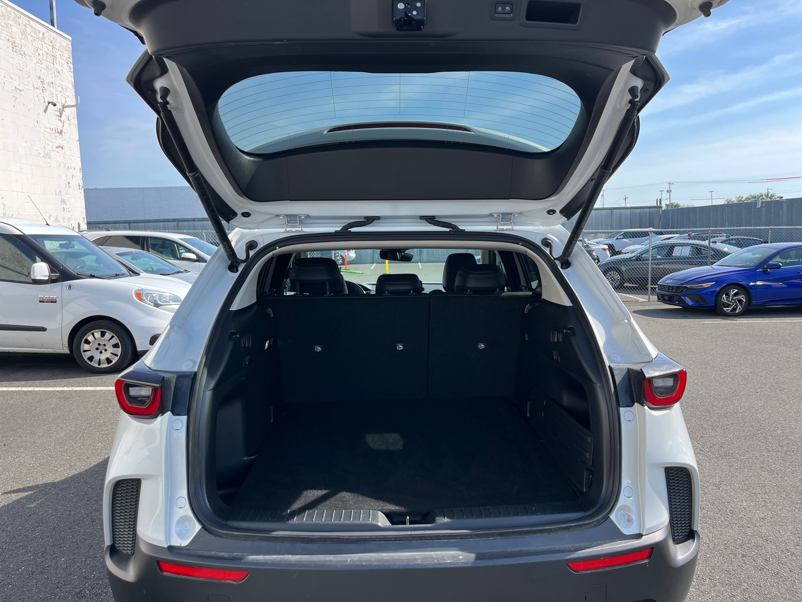 Thumbnail: 2025 Mazda CX-50 - 6