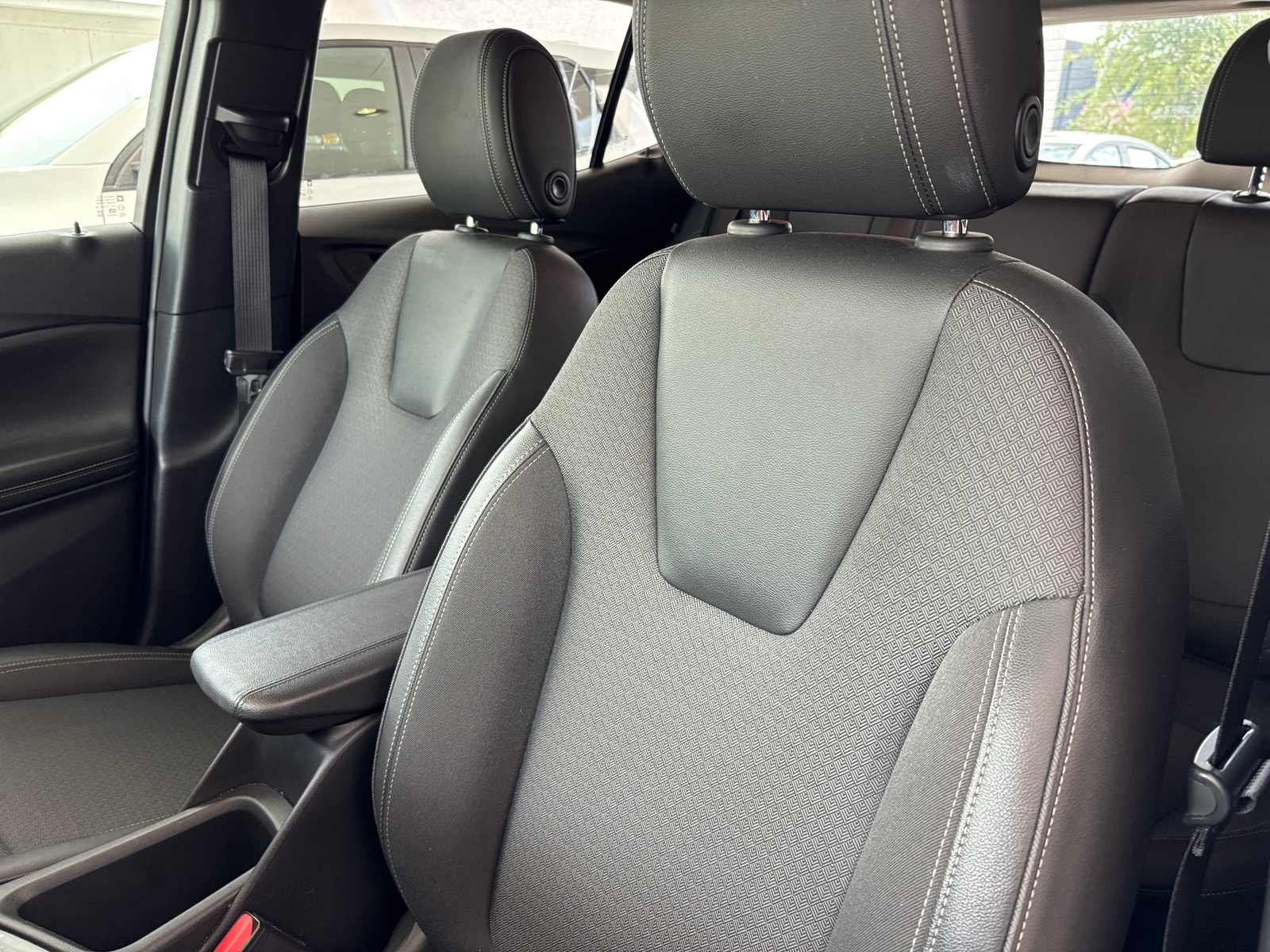 Thumbnail: 2025 Buick Encore GX - 2