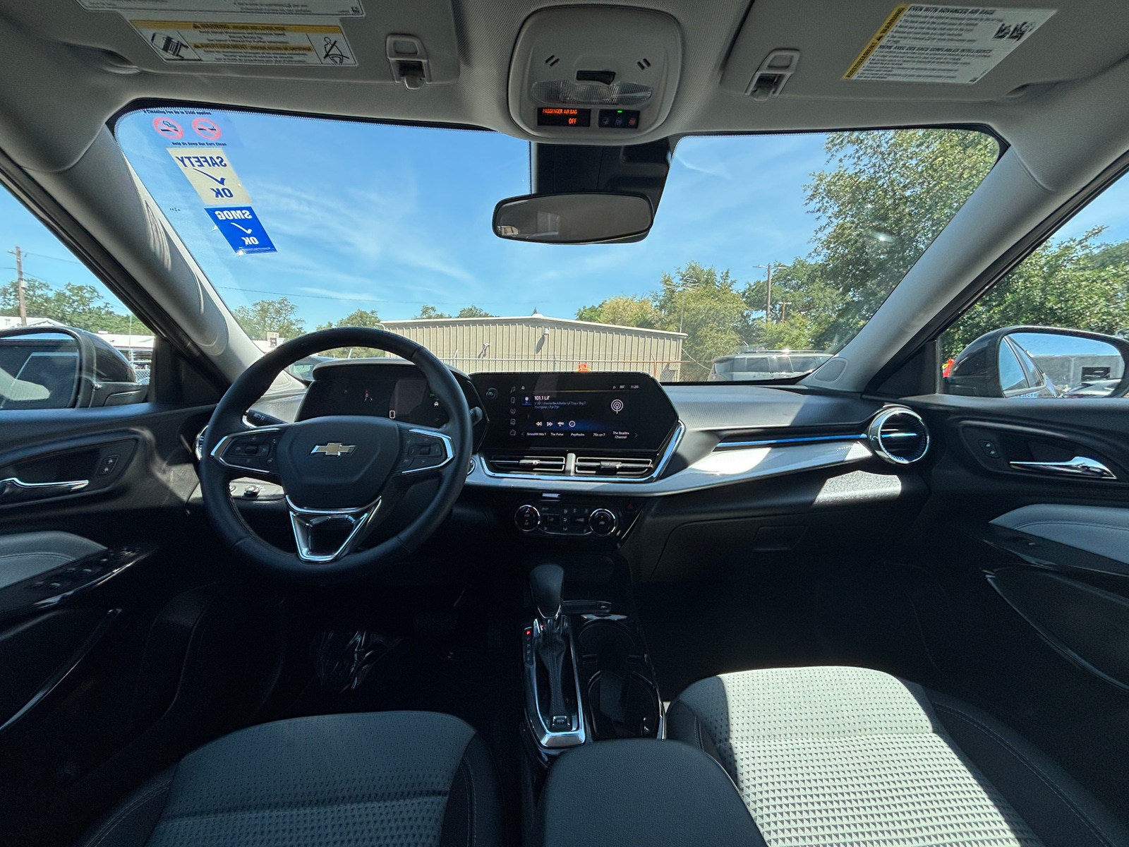 Thumbnail: 2025 Chevrolet Trax - 3