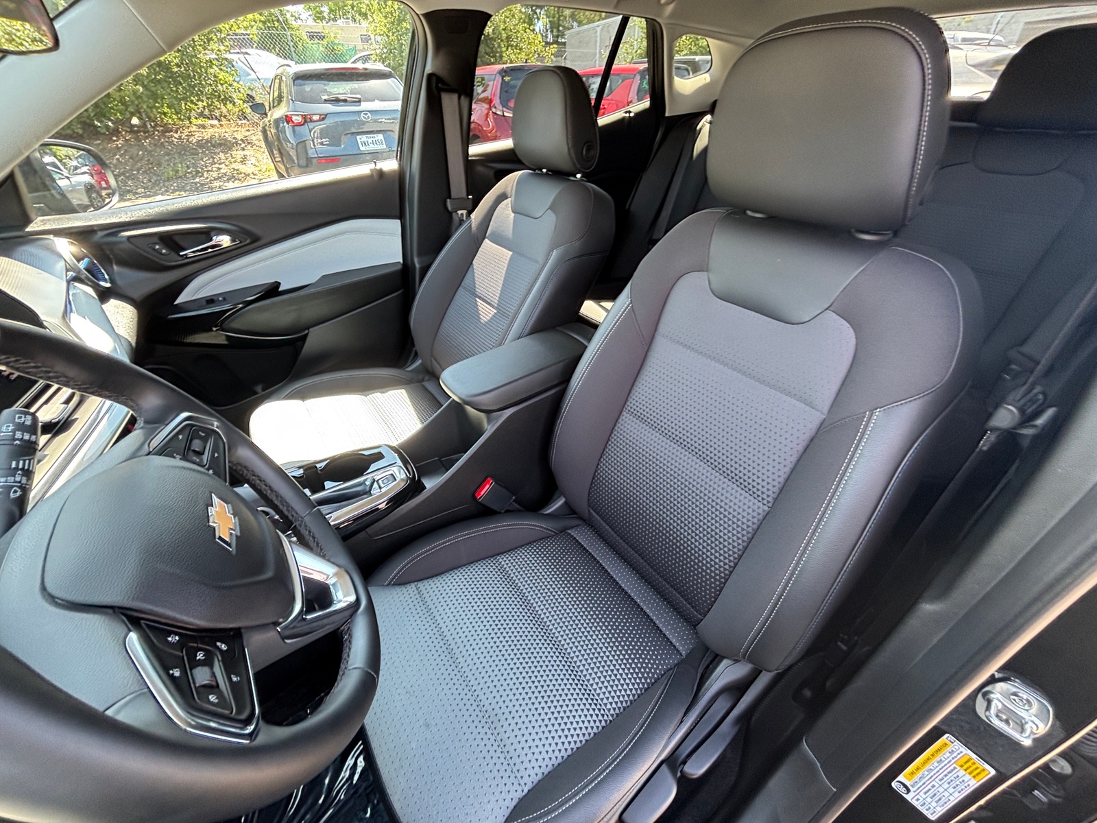 Thumbnail: 2025 Chevrolet Trax - 2
