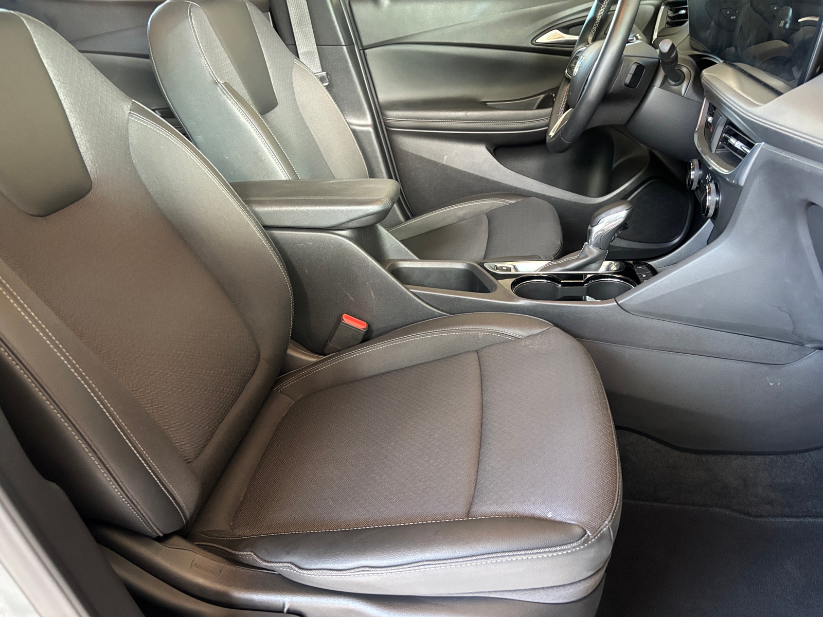 Thumbnail: 2025 Buick Encore GX - 2