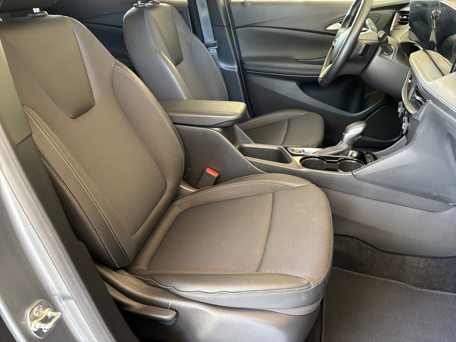 Thumbnail: 2025 Buick Encore GX - 2