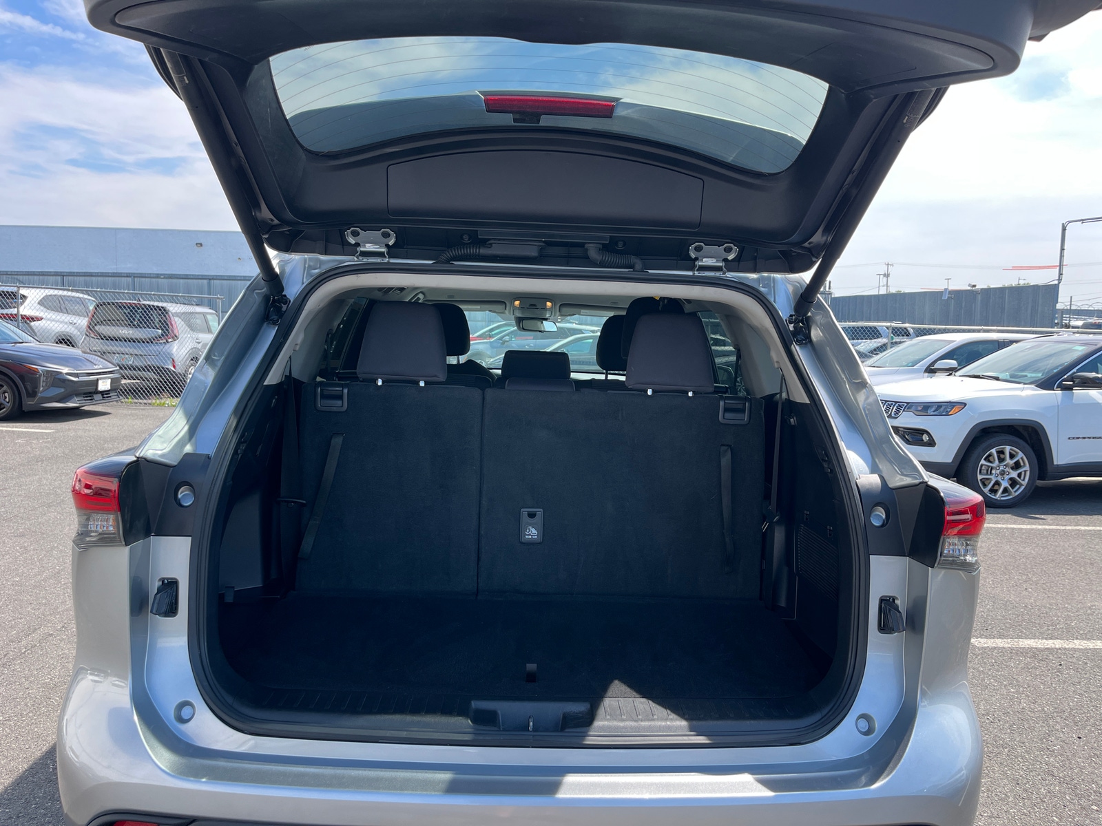 Thumbnail: 2025 Toyota Highlander - 6