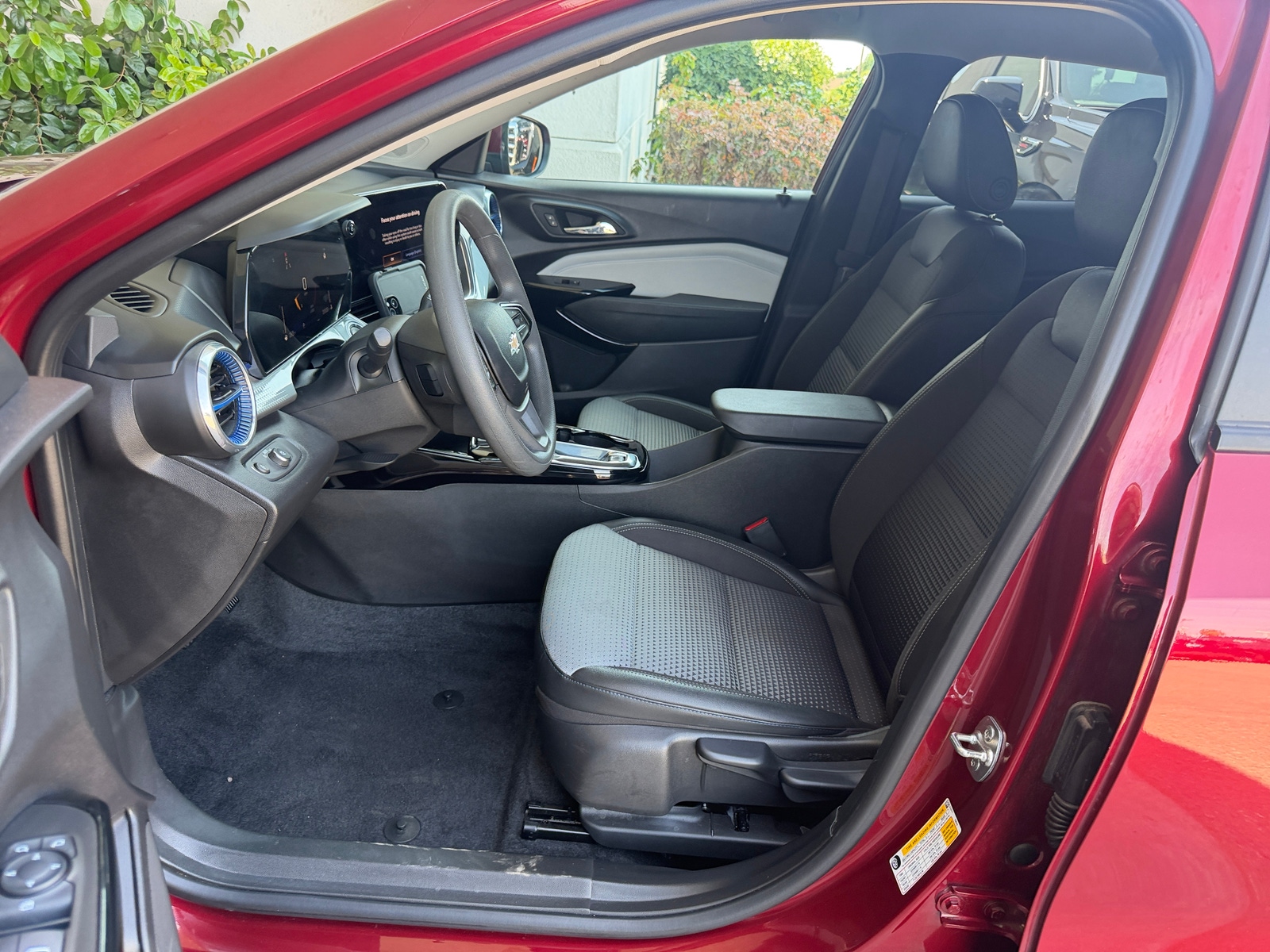 Thumbnail: 2025 Chevrolet Trax - 2