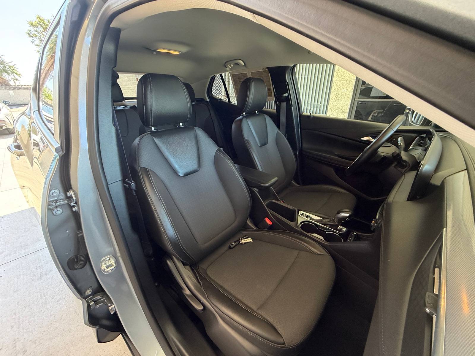 Thumbnail: 2025 Buick Encore GX - 2