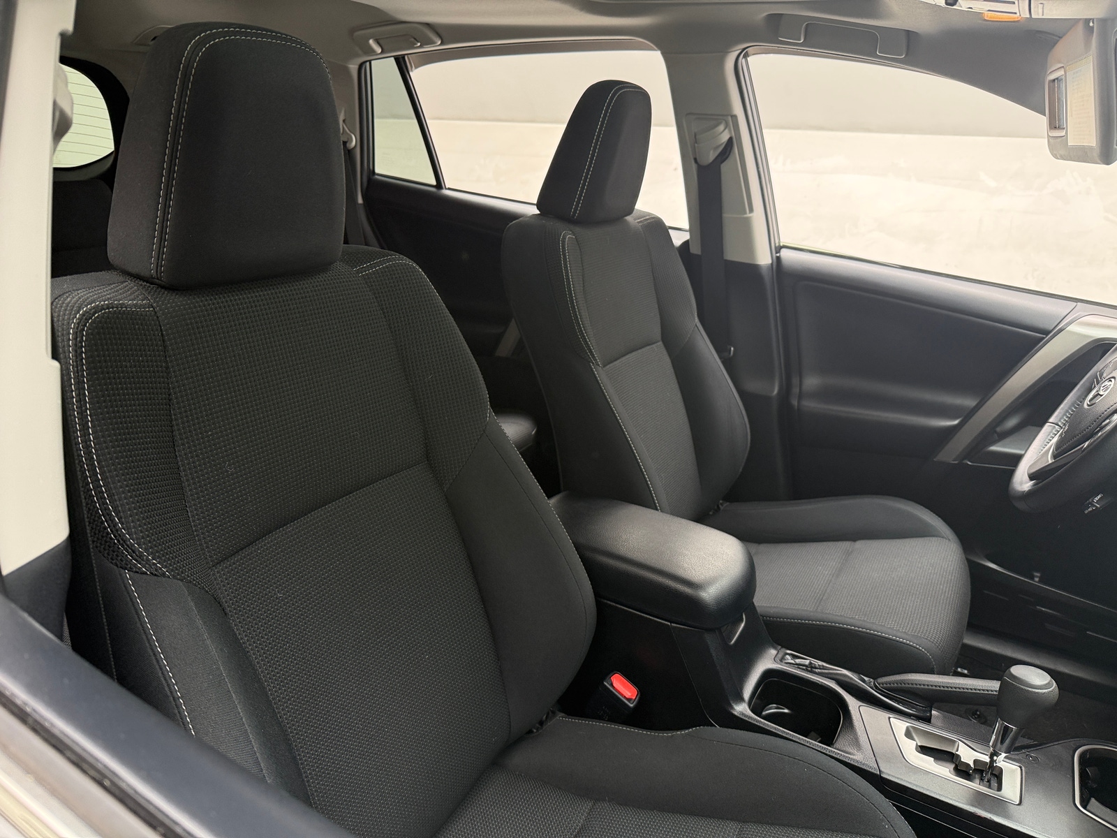 Thumbnail: 2018 Toyota RAV4 - 2