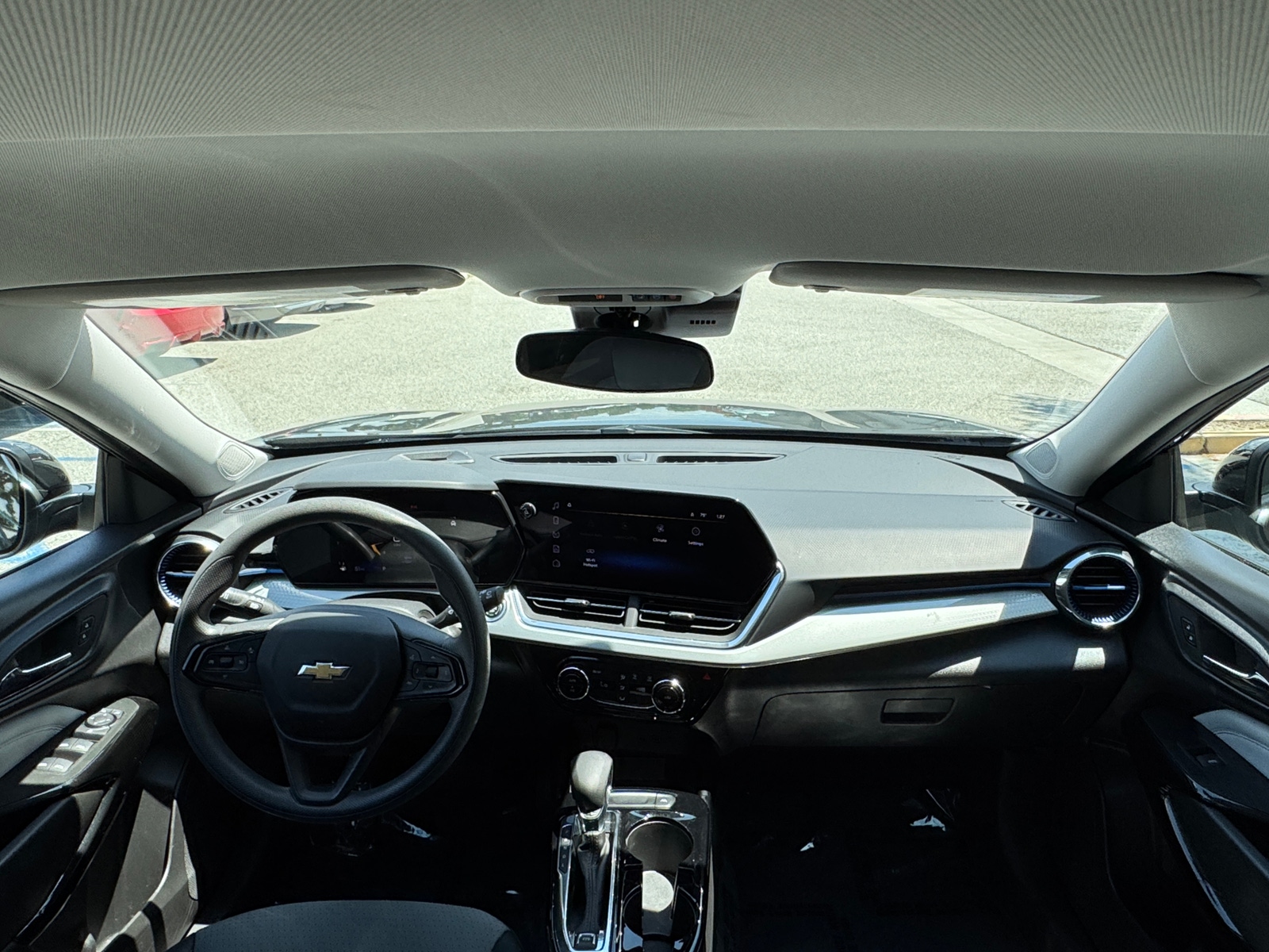 Thumbnail: 2025 Chevrolet Trax - 3