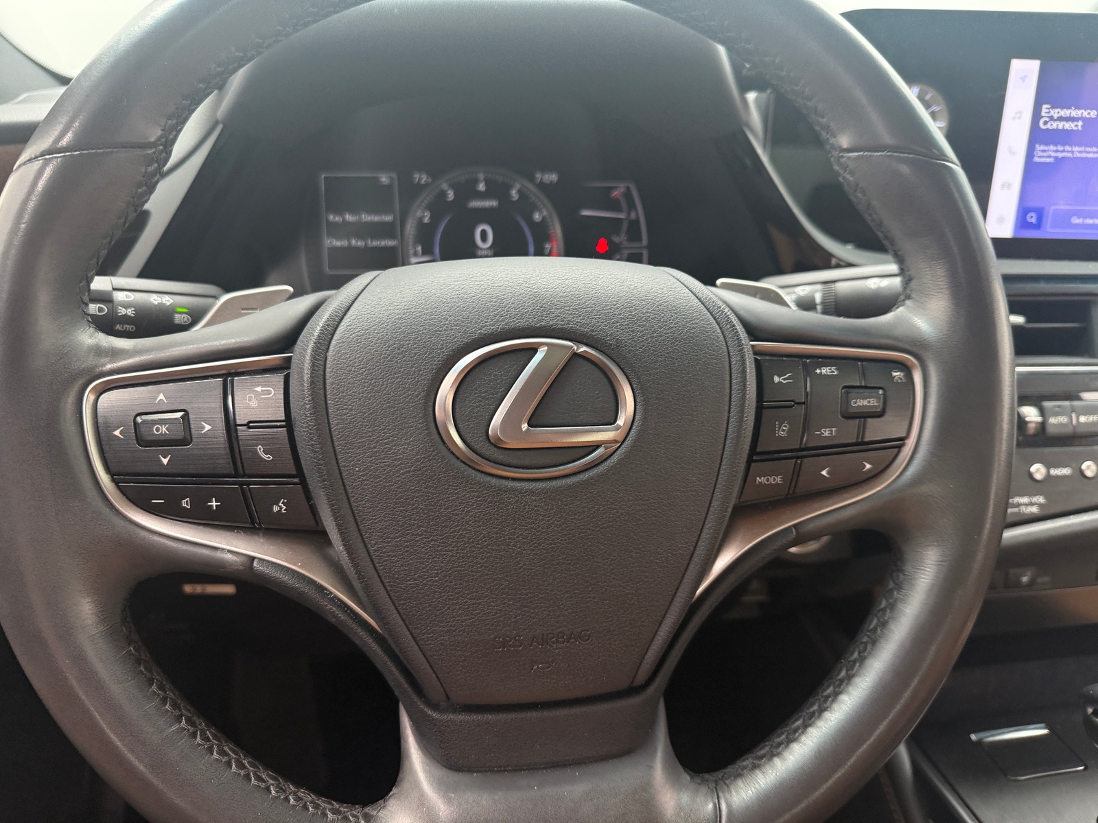 Thumbnail: 2023 Lexus ES - 4