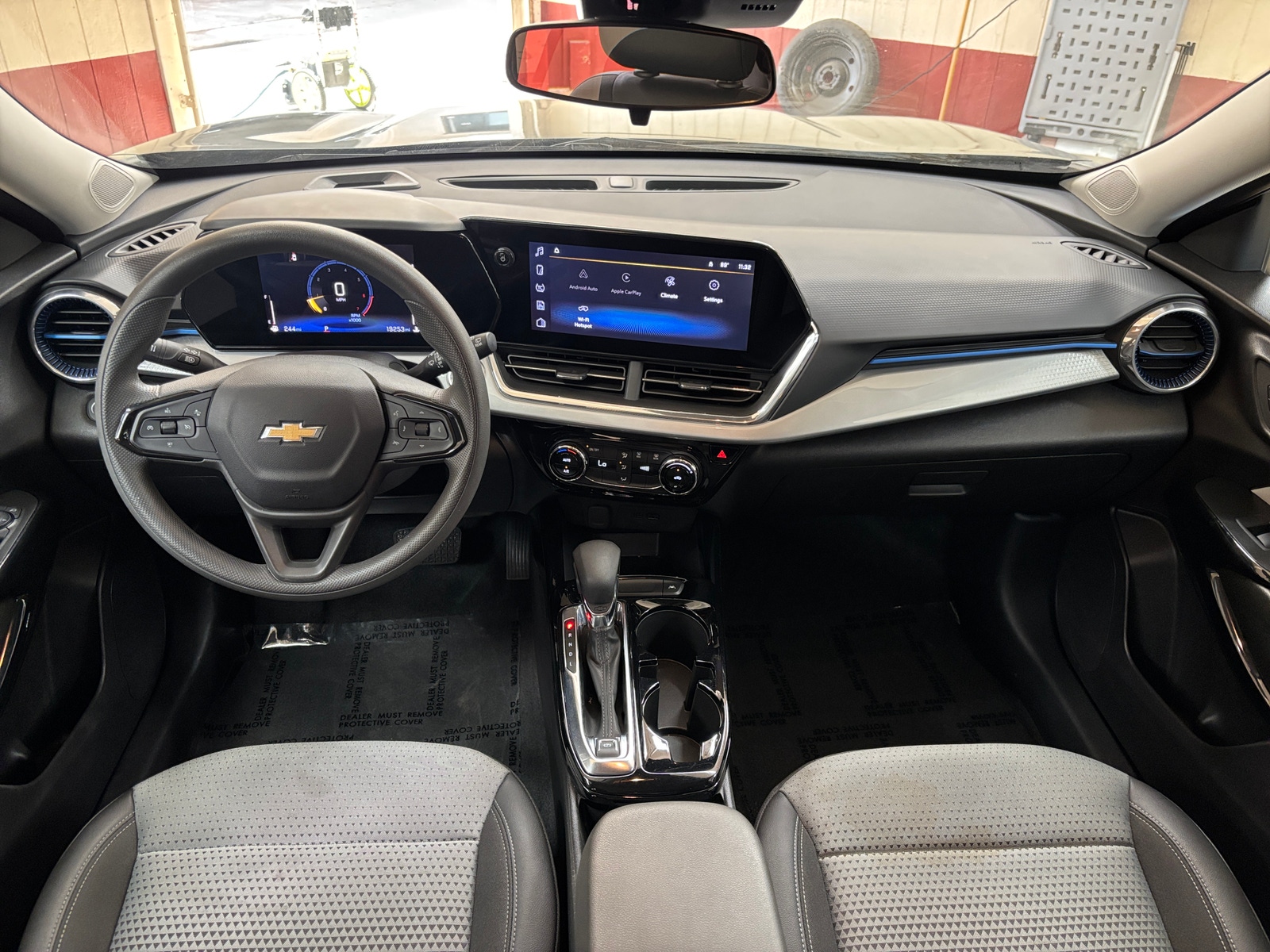 Thumbnail: 2025 Chevrolet Trax - 3