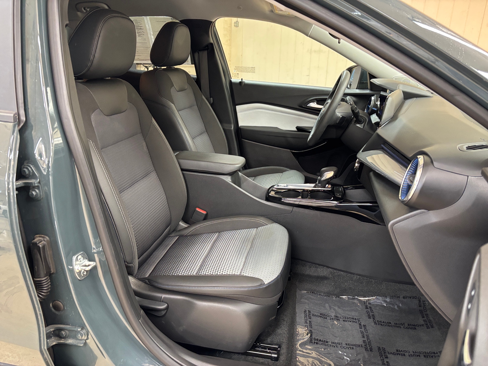 Thumbnail: 2025 Chevrolet Trax - 2