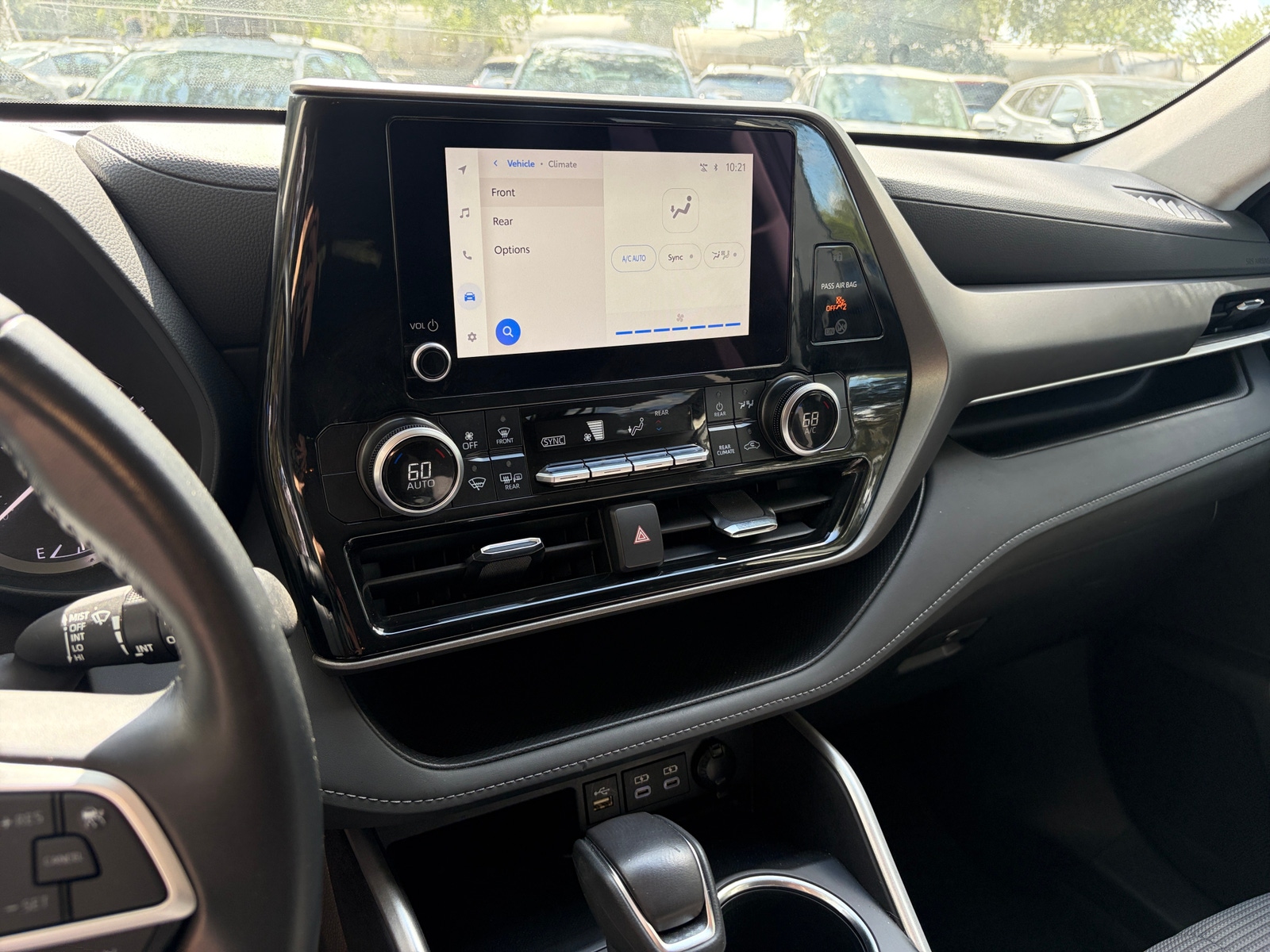 Thumbnail: 2025 Toyota Highlander - 3