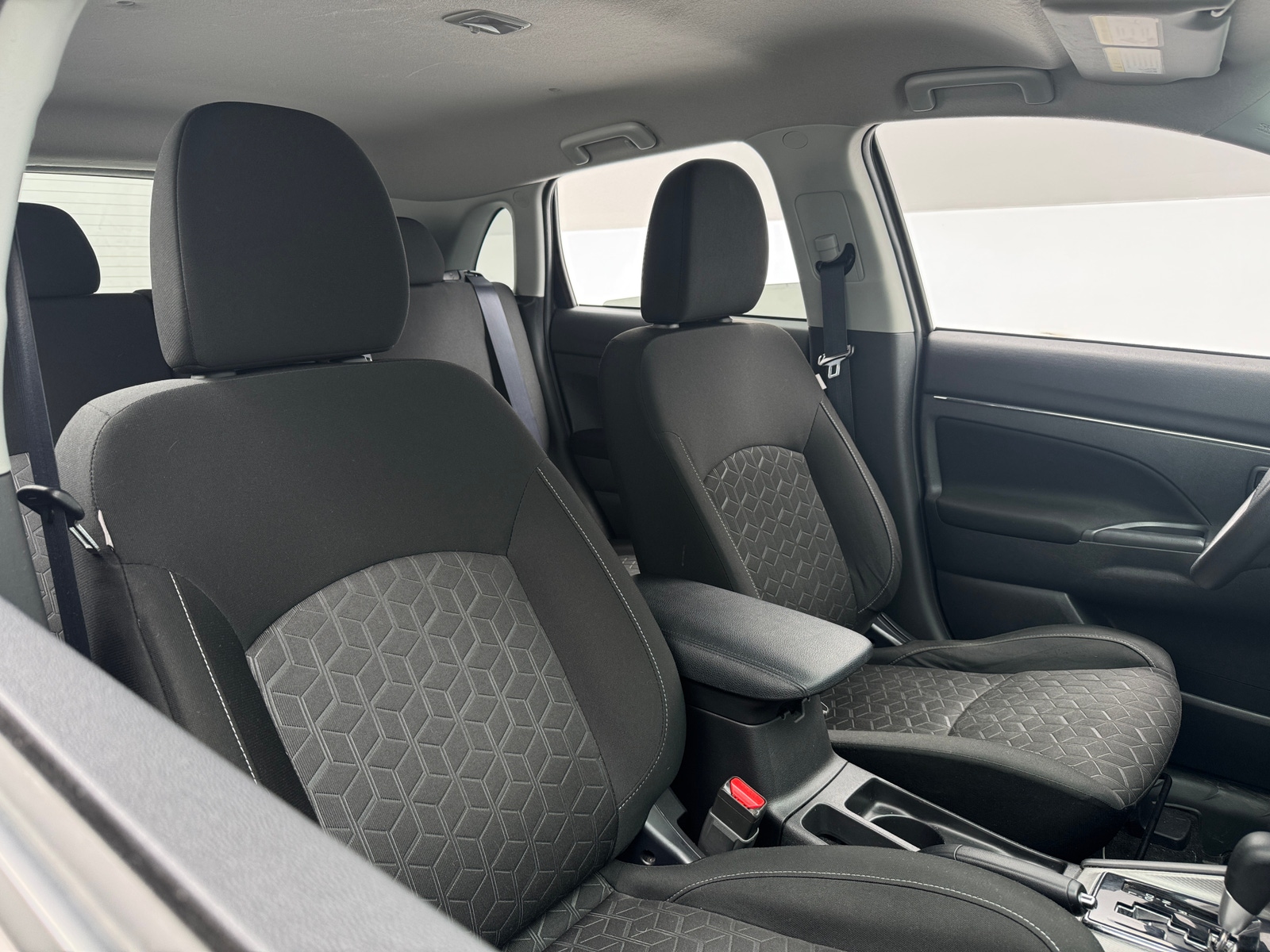 Thumbnail: 2020 Mitsubishi Outlander Sport - 2
