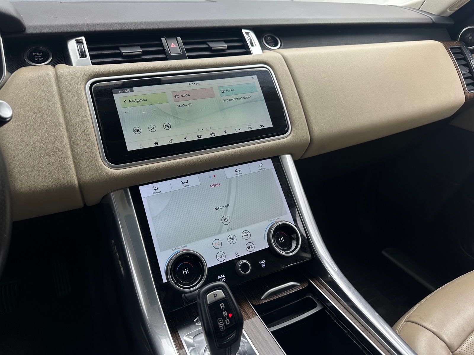 Thumbnail: 2020 Land Rover Range Rover Sport - 3