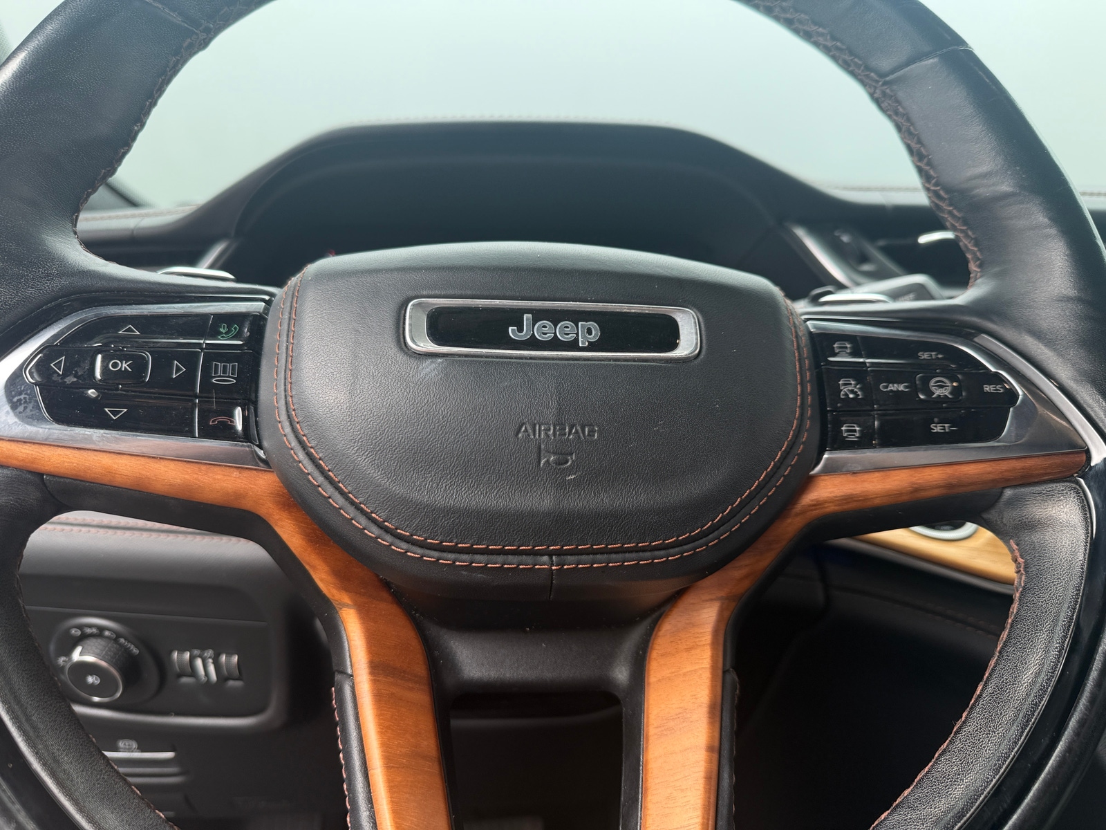 Thumbnail: 2021 Jeep Grand Cherokee L - 4