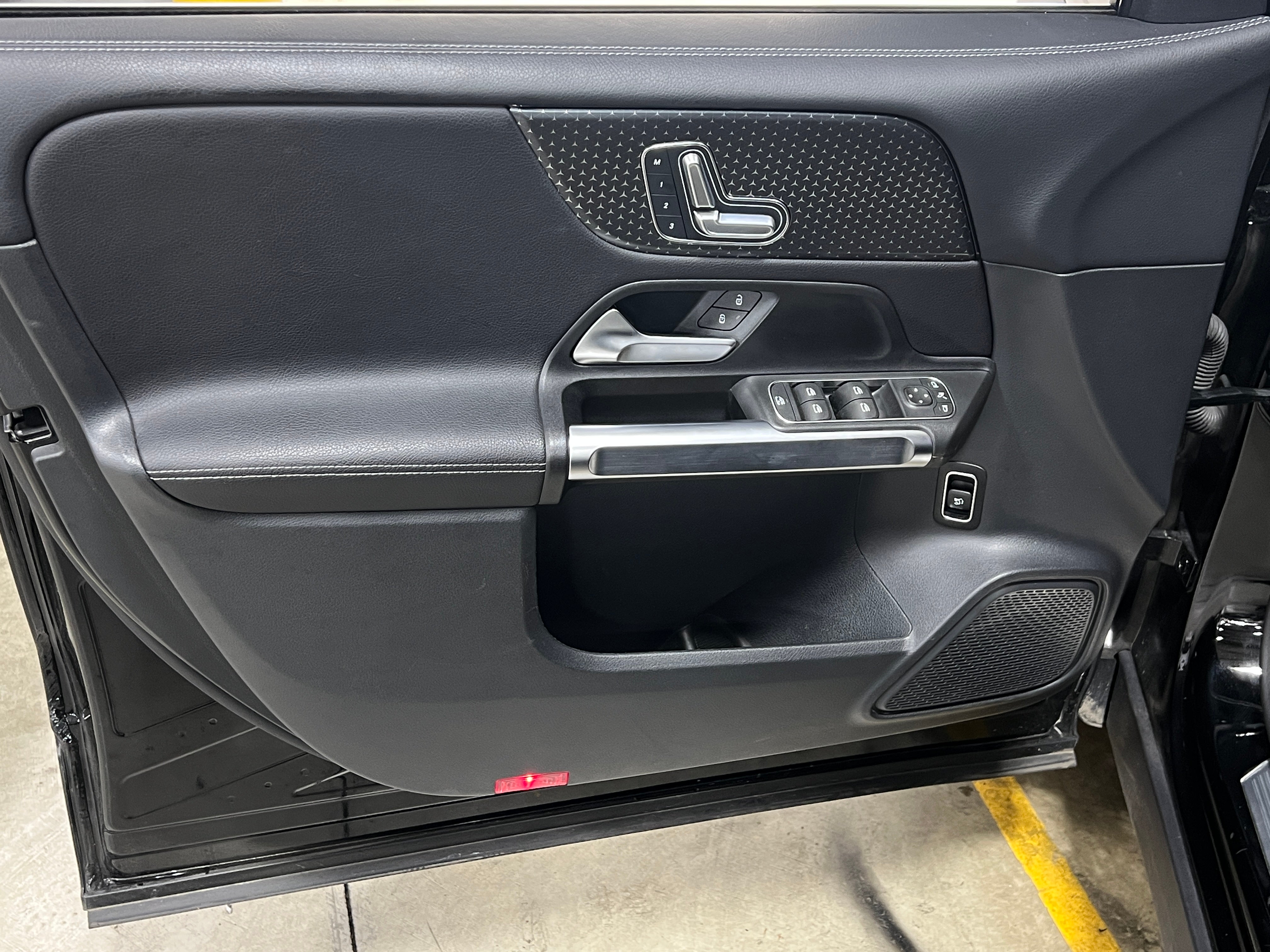 2025 Mercedes-Benz GLB Base - Photo 7
