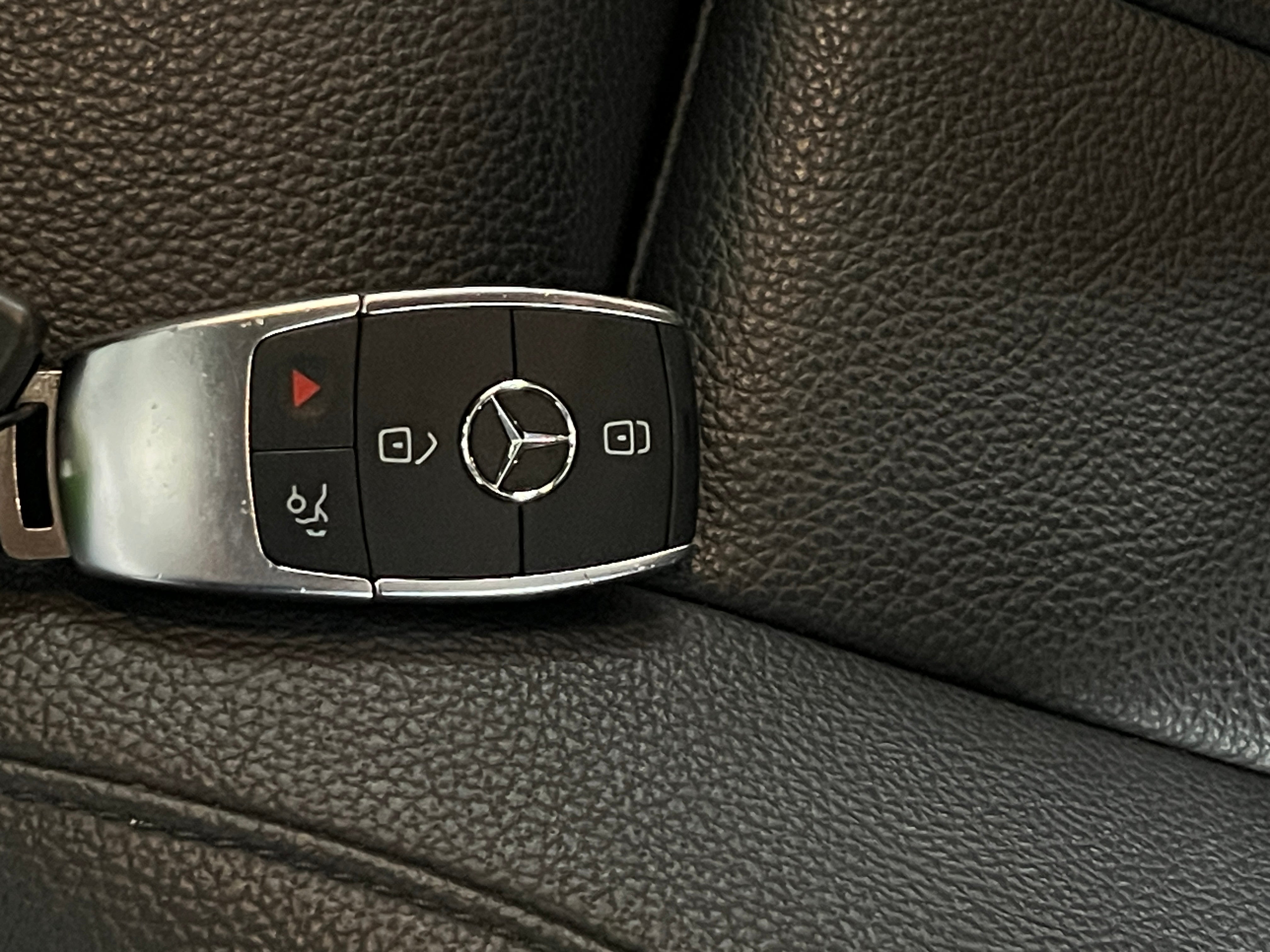 2025 Mercedes-Benz GLB Base - Photo 5