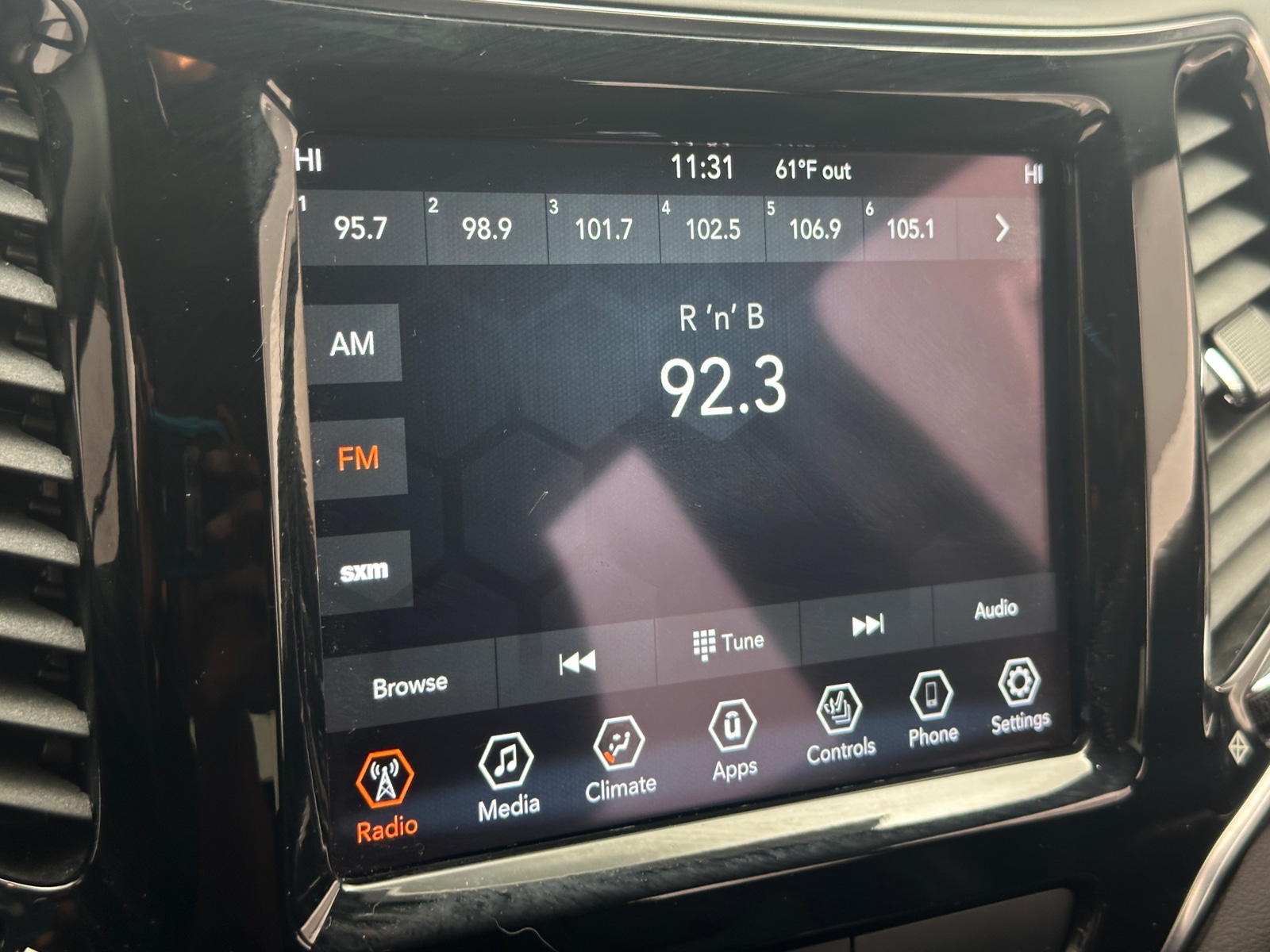 Thumbnail: 2019 Jeep Cherokee - 3