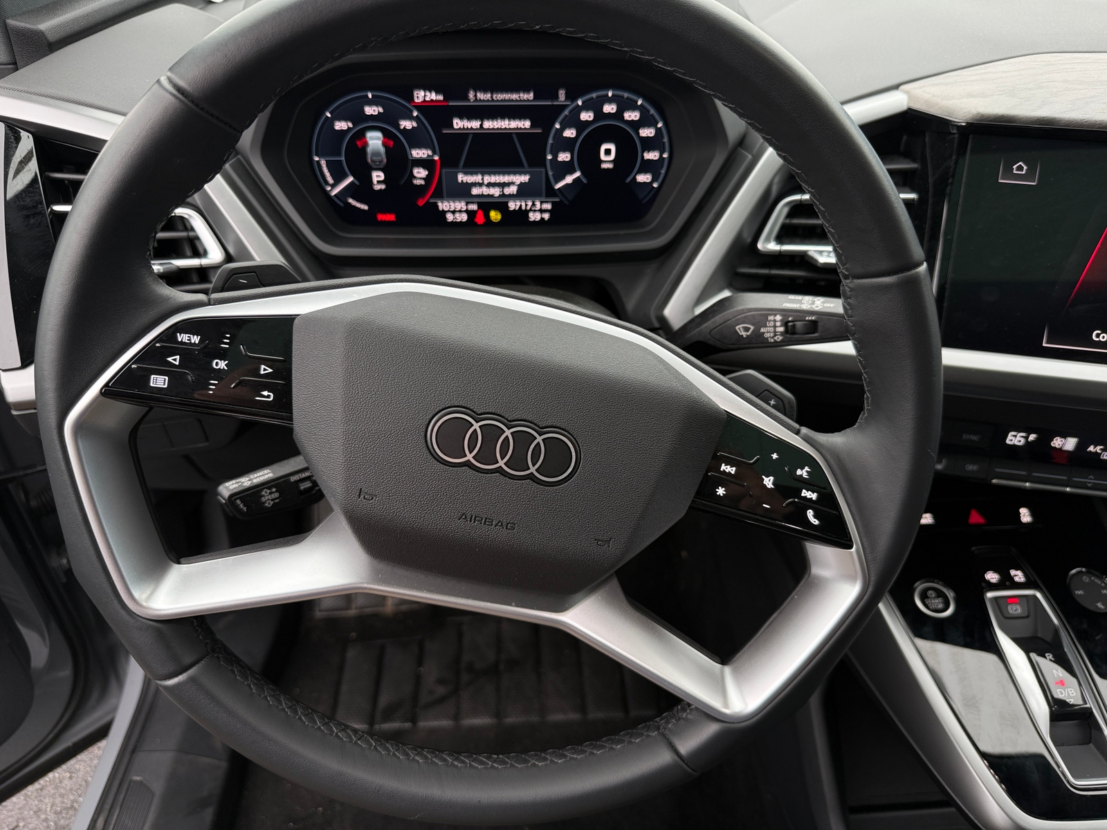 Thumbnail: 2024 Audi Q4 e-tron - 4