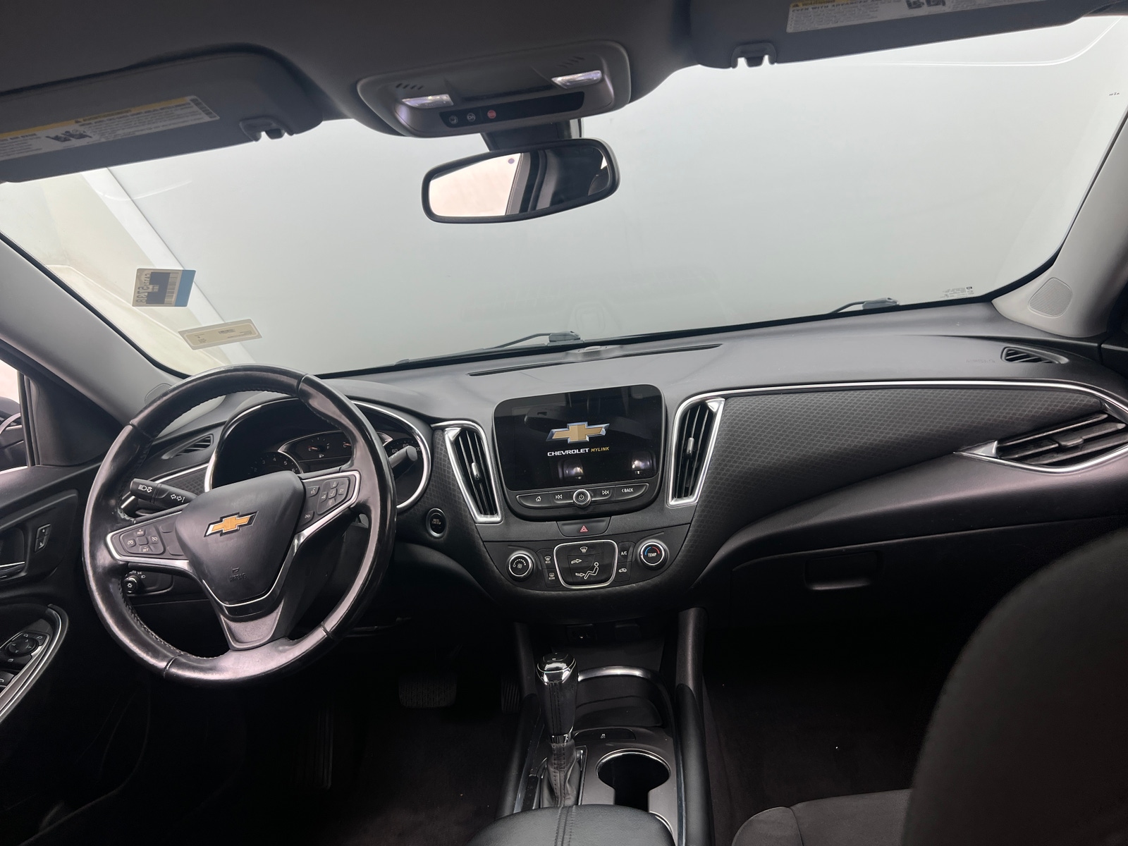 Thumbnail: 2018 Chevrolet Malibu - 3