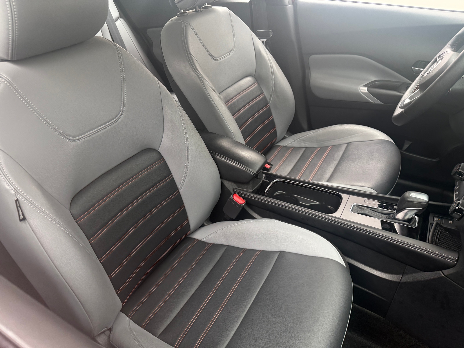 Thumbnail: 2023 Nissan Kicks - 2