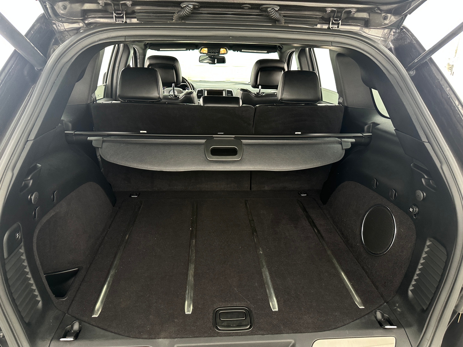 Thumbnail: 2015 Jeep Grand Cherokee - 6