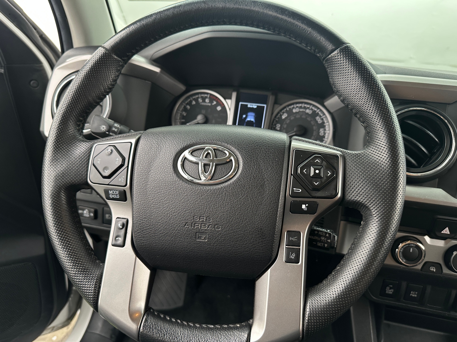 Thumbnail: 2022 Toyota Tacoma - 5