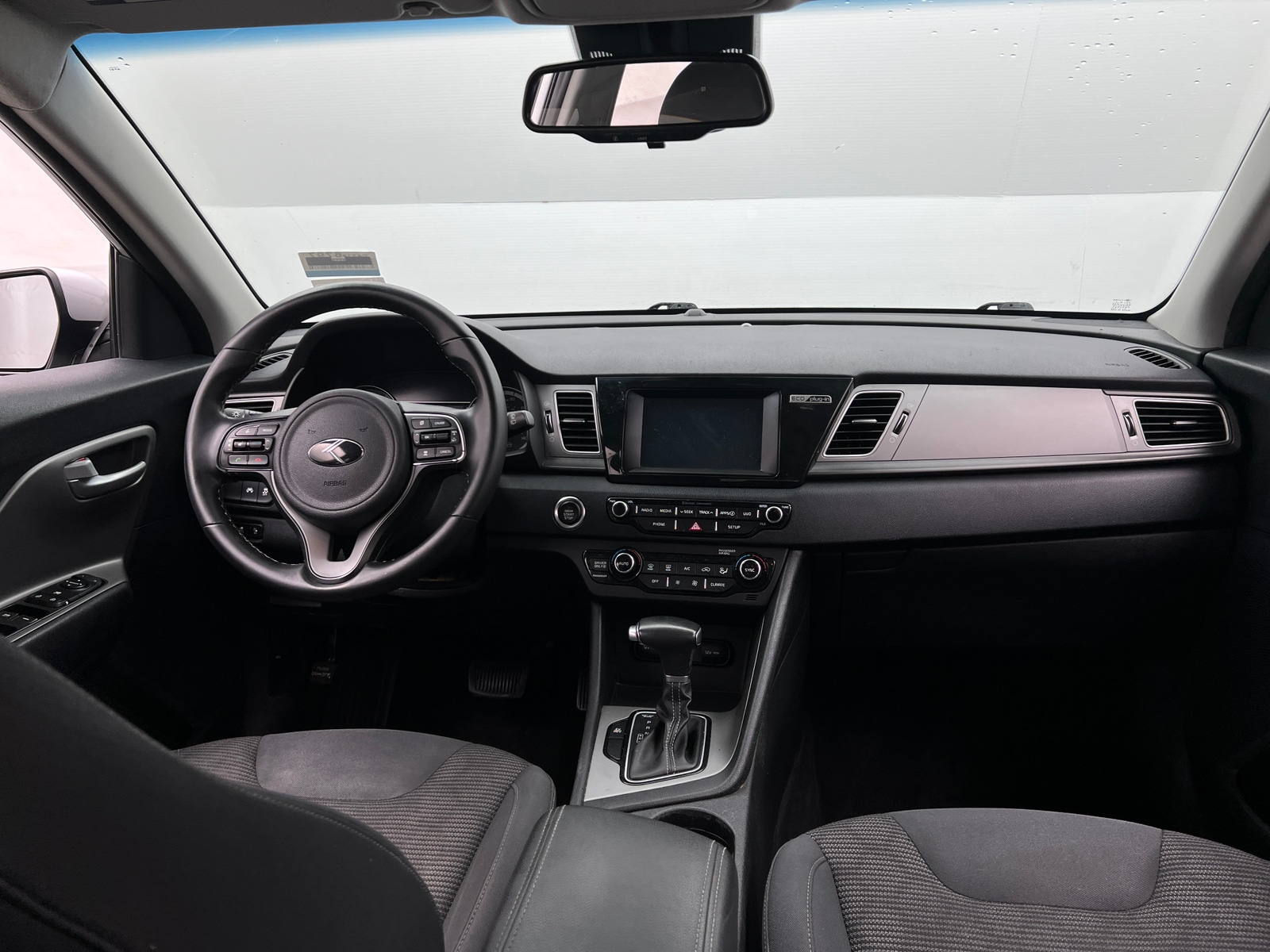 Thumbnail: 2019 Kia Niro - 3
