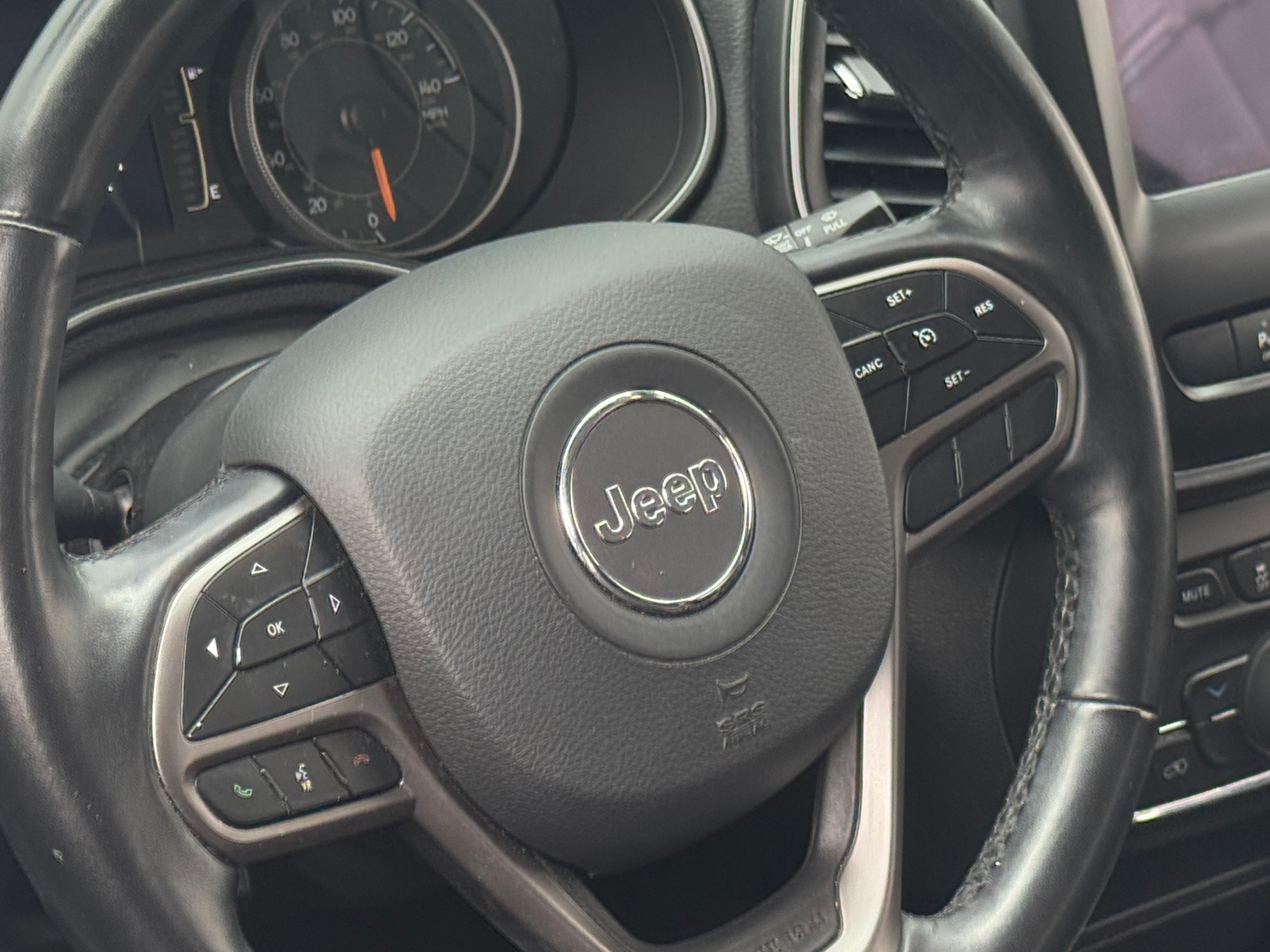 Thumbnail: 2021 Jeep Cherokee - 5