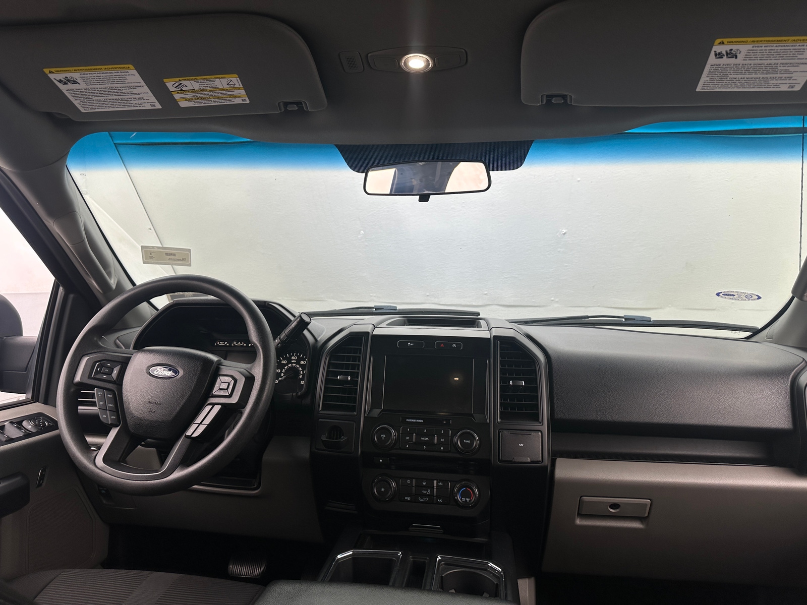 Thumbnail: 2018 Ford Econoline - 3