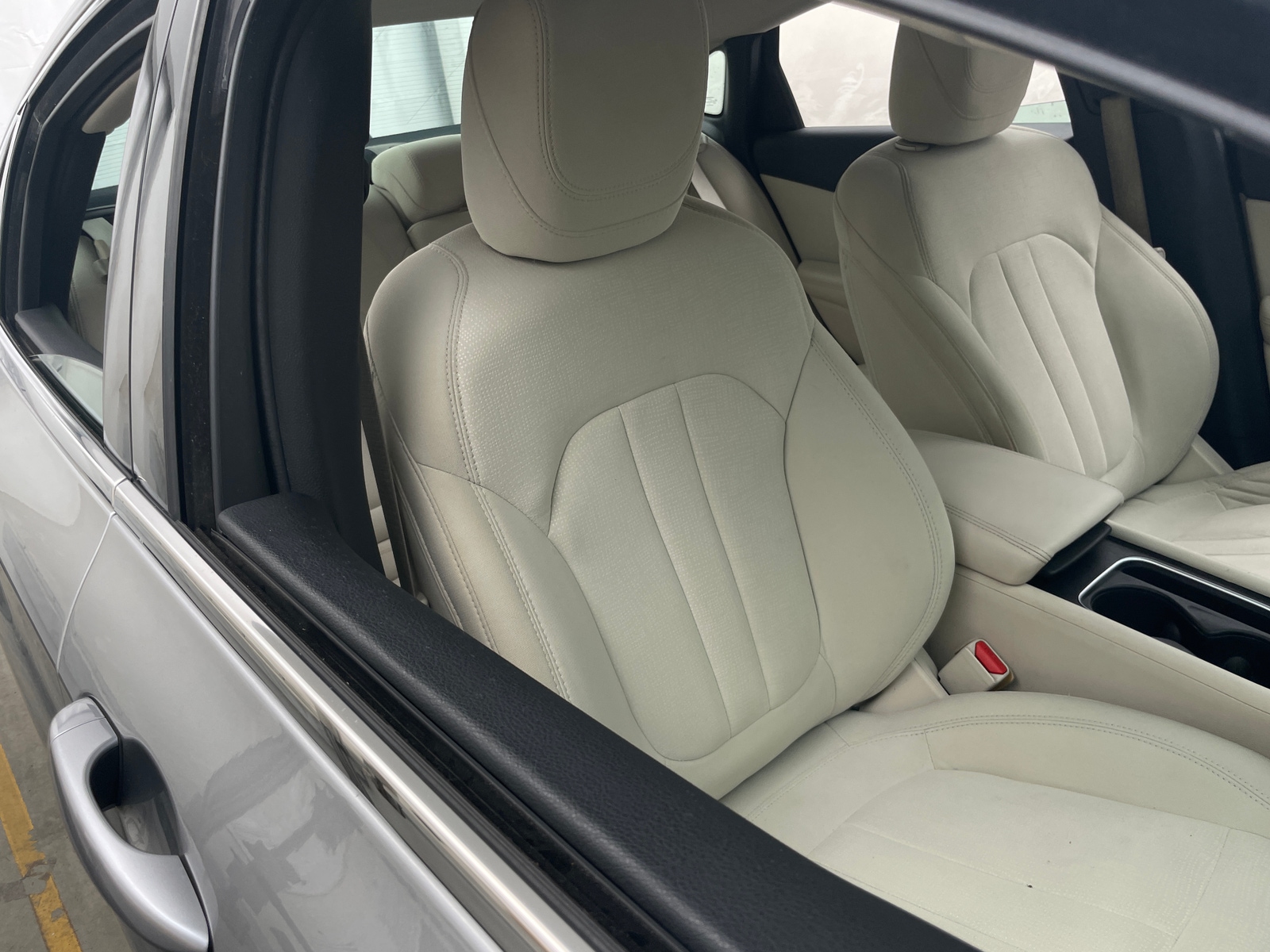 Thumbnail: 2015 Chrysler 200 - 2