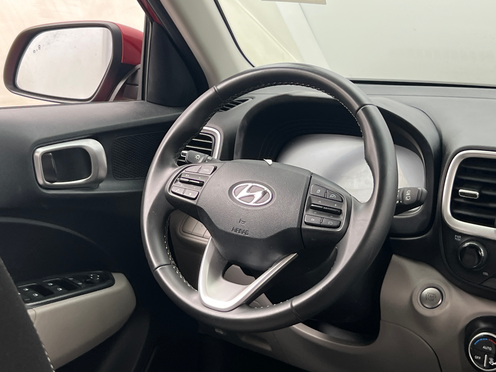 Thumbnail: 2025 Hyundai Venue - 5