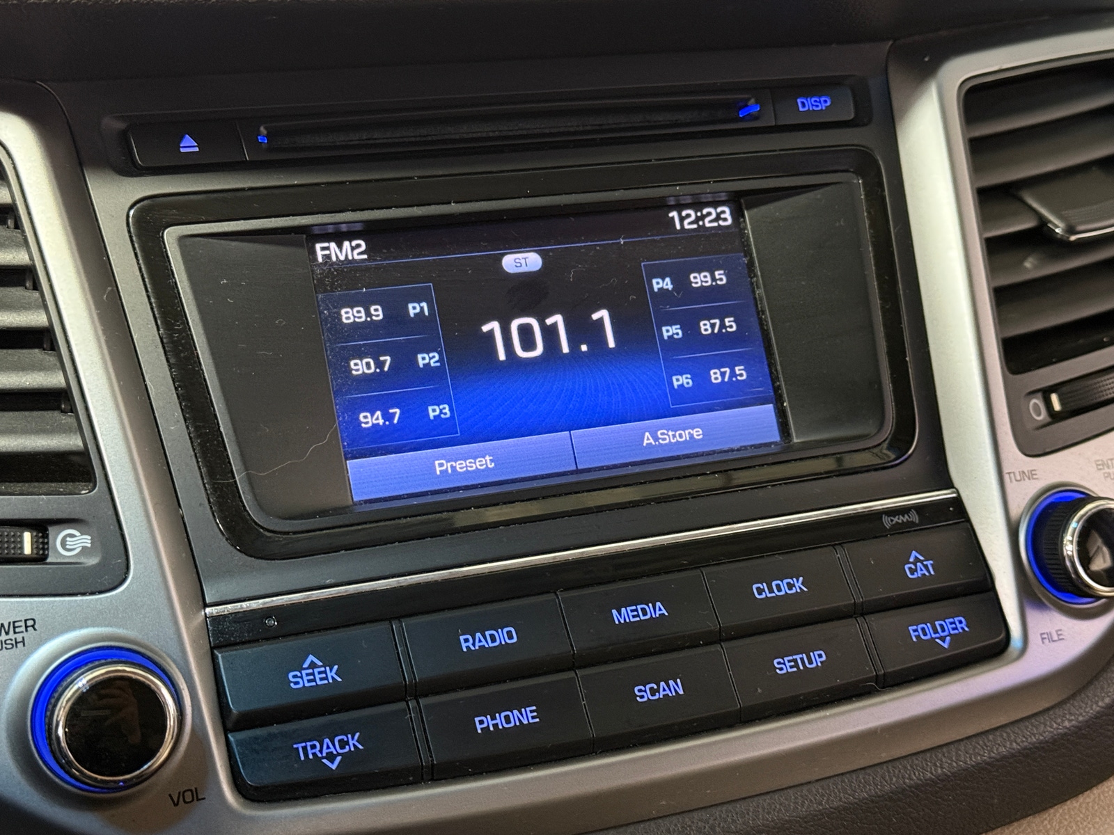 Thumbnail: 2016 Hyundai Tucson - 4