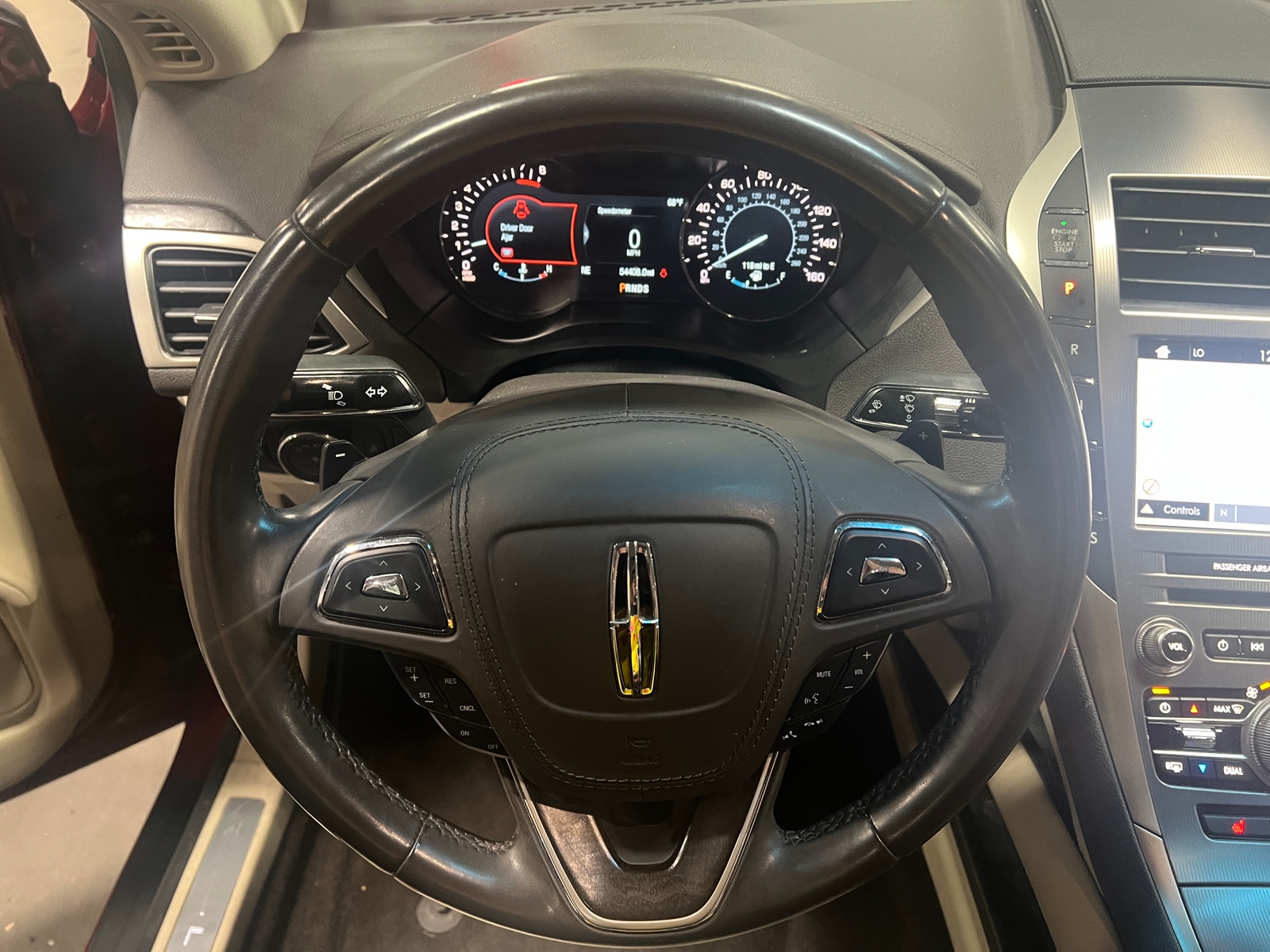 Thumbnail: 2017 Lincoln MKZ - 4