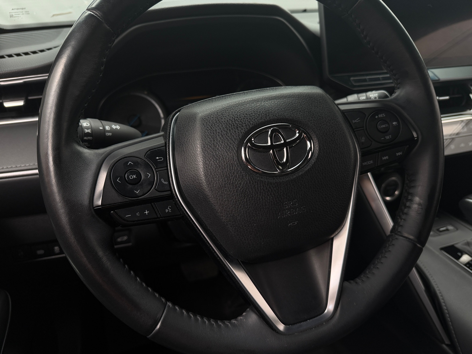Thumbnail: 2023 Toyota Venza - 4