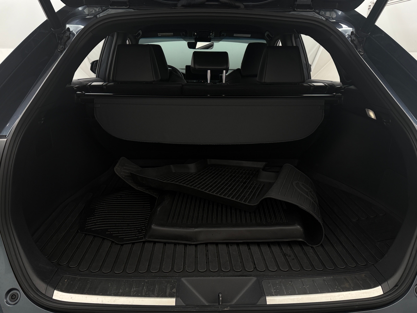 Thumbnail: 2023 Toyota Venza - 6