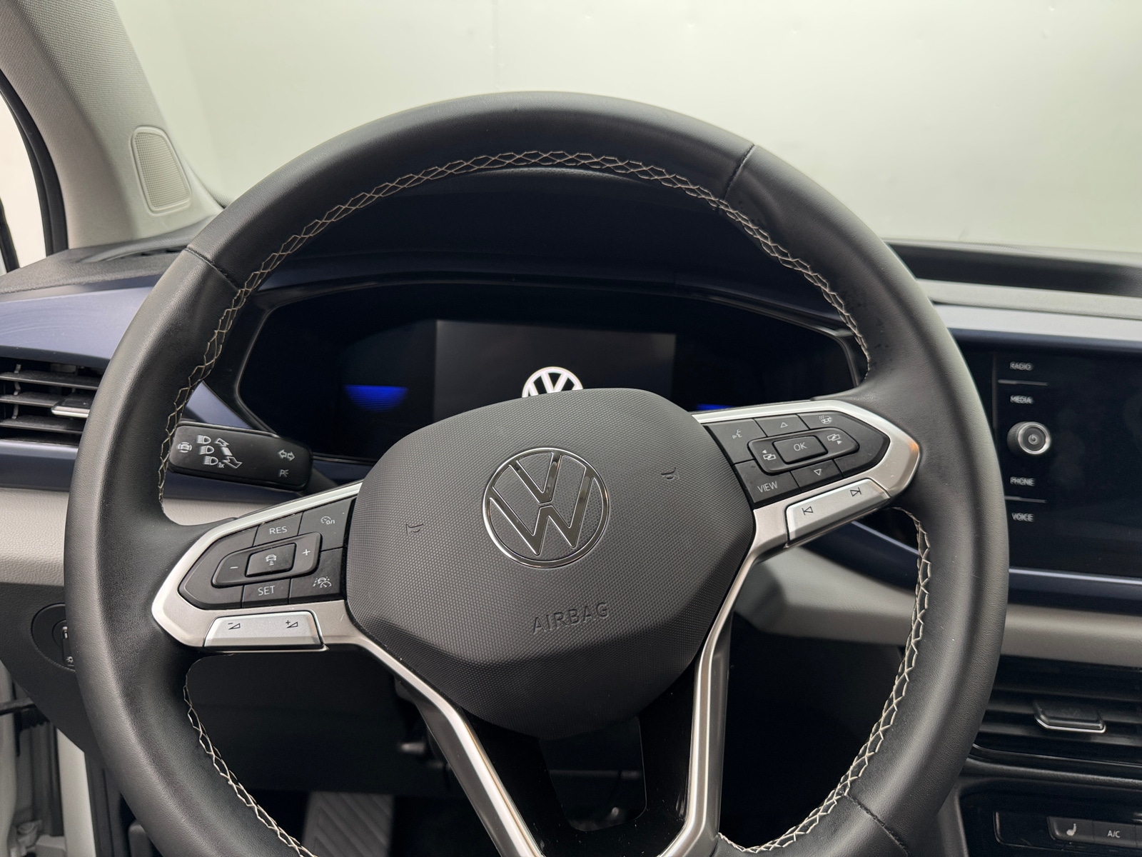 Thumbnail: 2023 Volkswagen Taos - 5