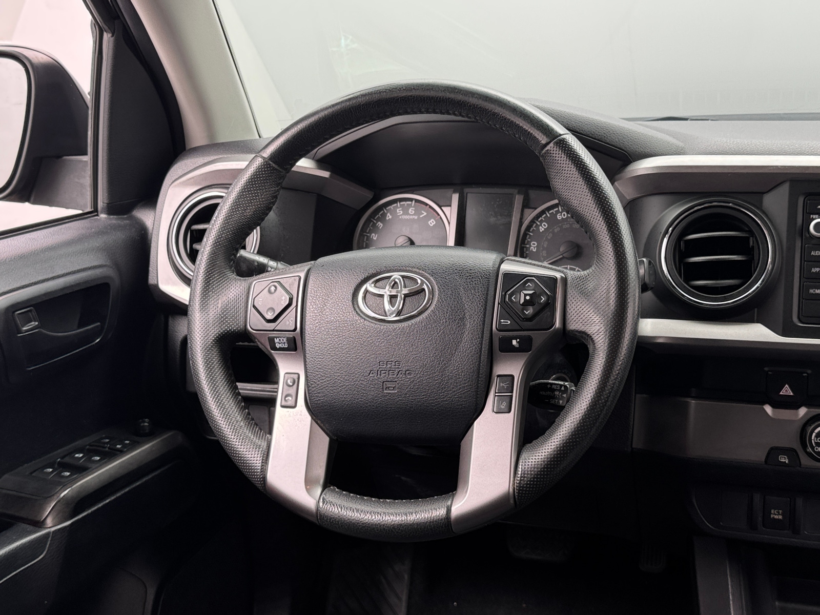 Thumbnail: 2019 Toyota Tacoma - 5
