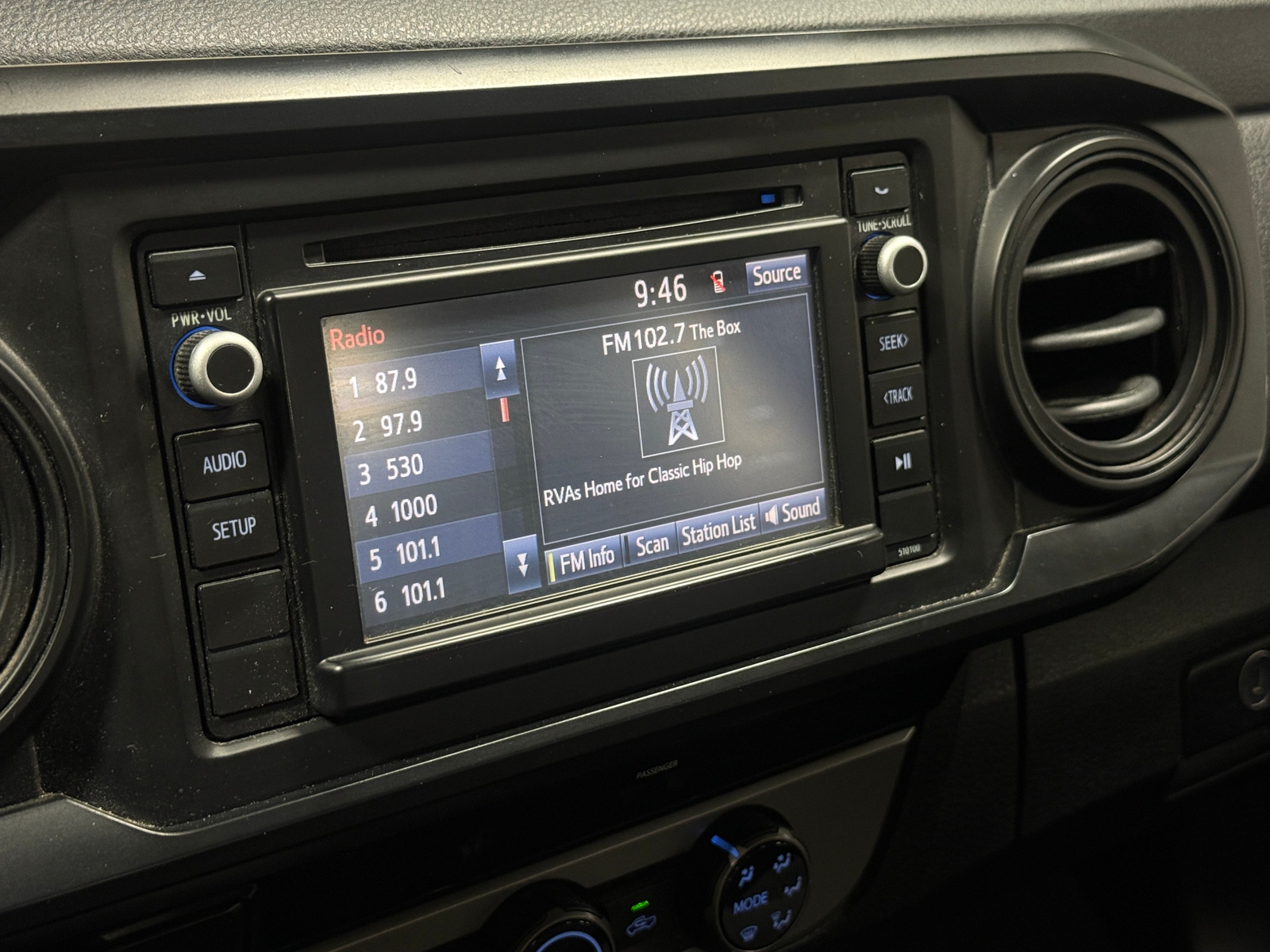 Thumbnail: 2016 Toyota Tacoma - 4