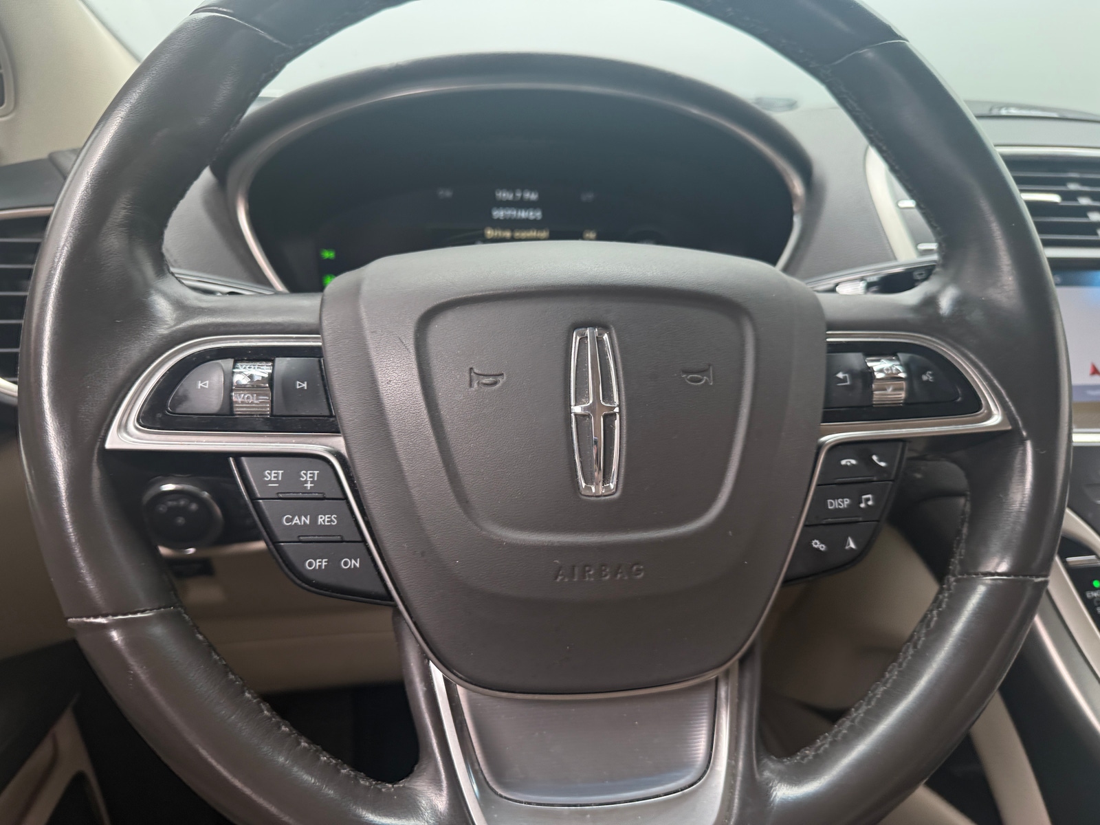 Thumbnail: 2019 Lincoln Nautilus - 4