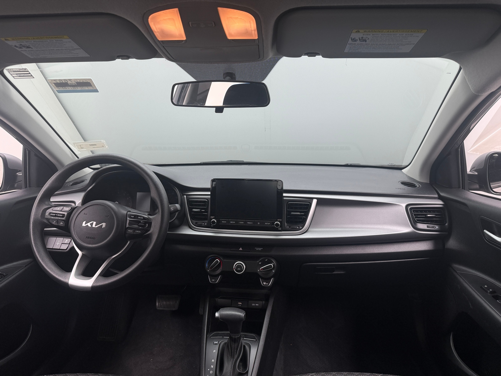 Thumbnail: 2022 Kia Rio - 3