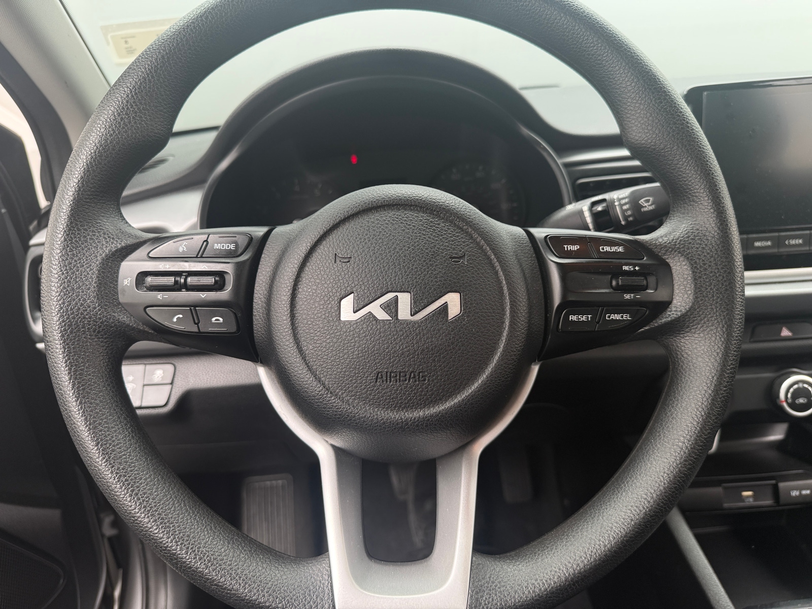 Thumbnail: 2022 Kia Rio - 5