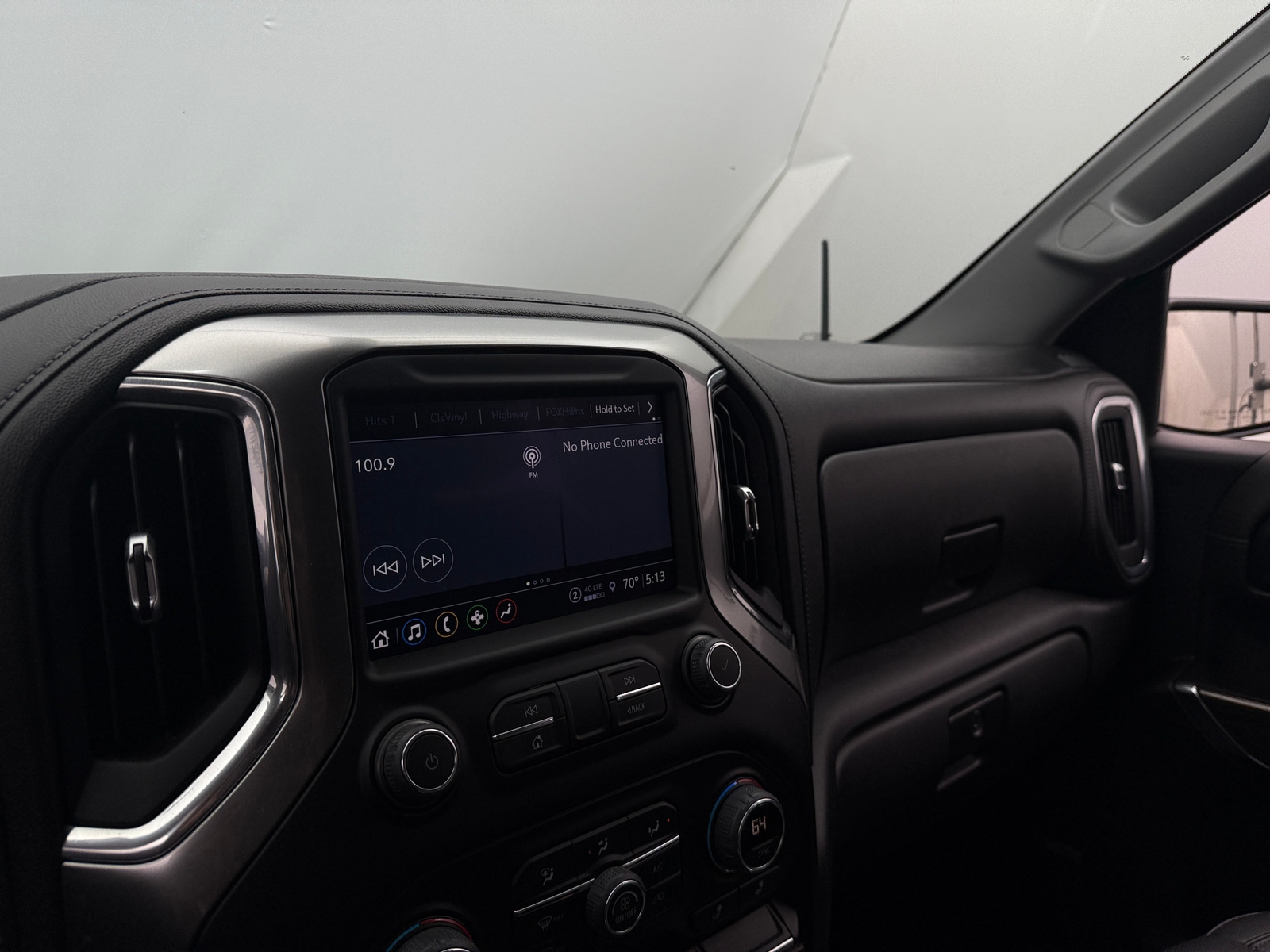 Thumbnail: 2022 Chevrolet Silverado 1500 - 4