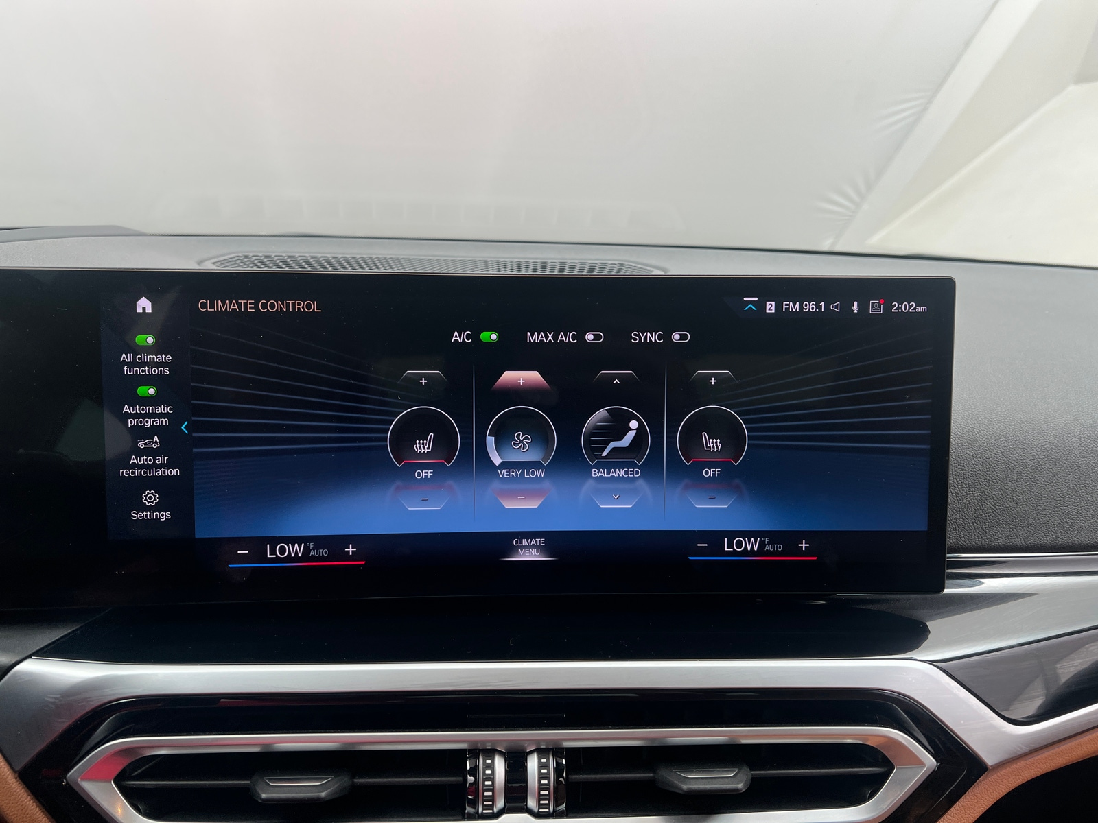 Thumbnail: 2023 BMW 3 Series - 3